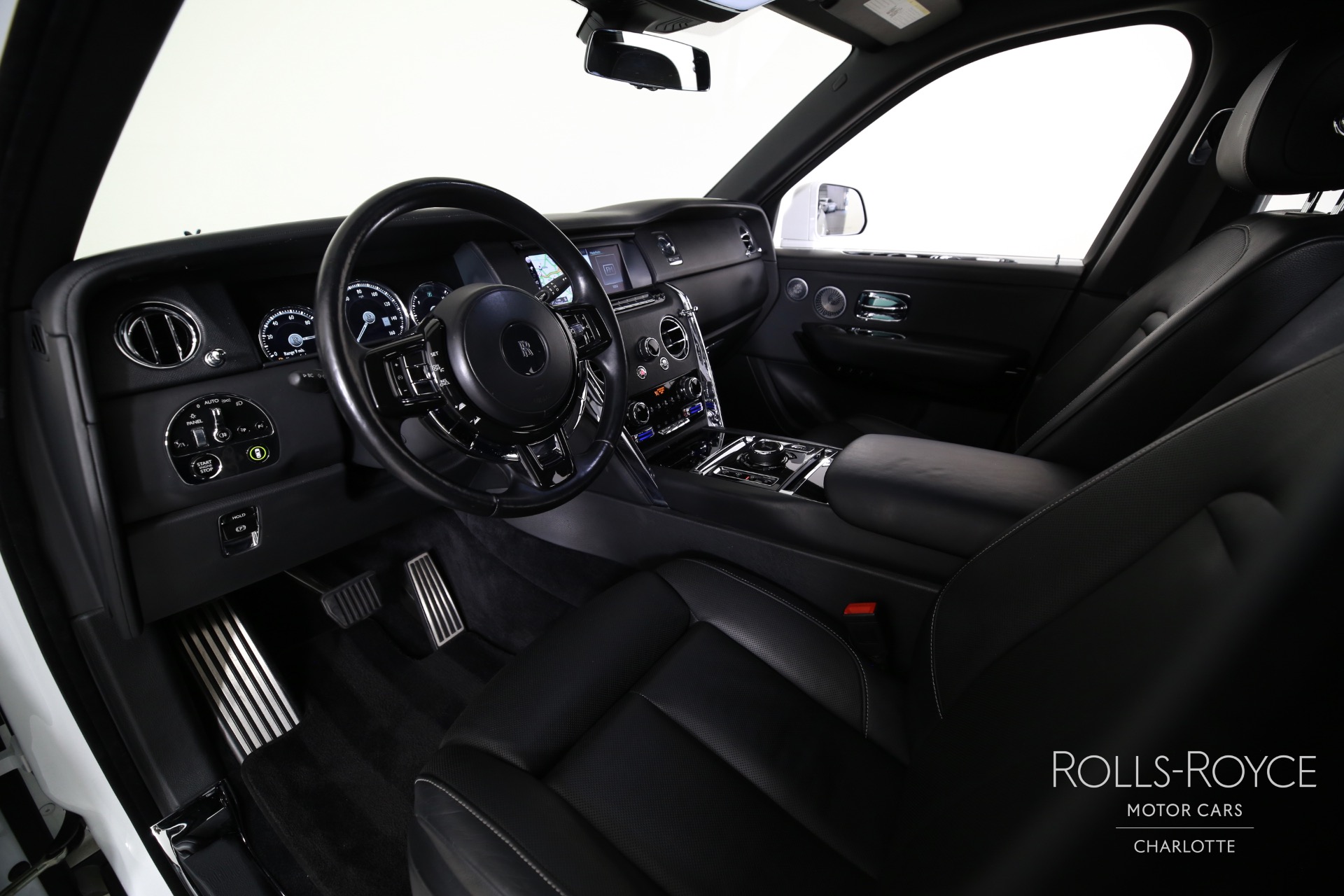 2020 Rolls Royce Cullinan photo 2