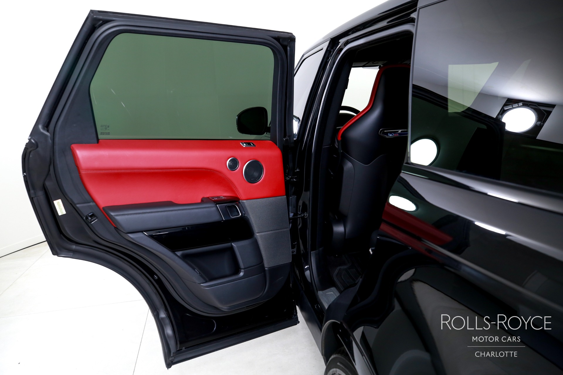 2019 Land Rover Range Rover Sport SVR photo 16