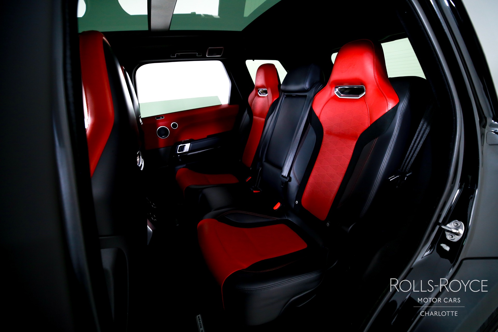 2019 Land Rover Range Rover Sport SVR photo 17