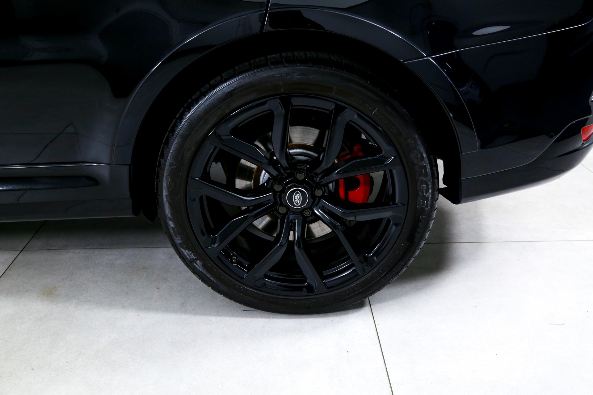 2019 Land Rover Range Rover Sport SVR photo 30