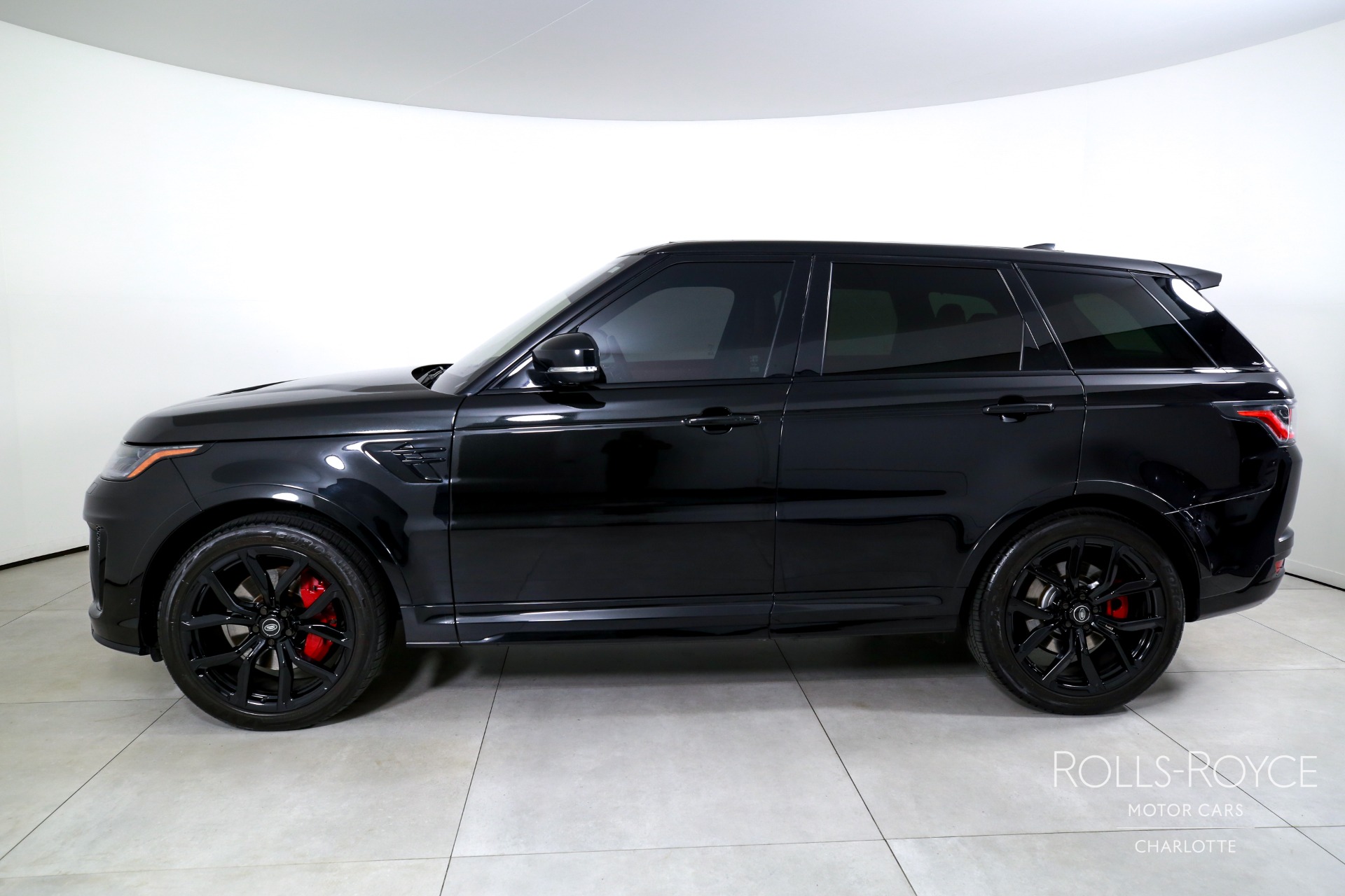 2019 Land Rover Range Rover Sport SVR photo 4