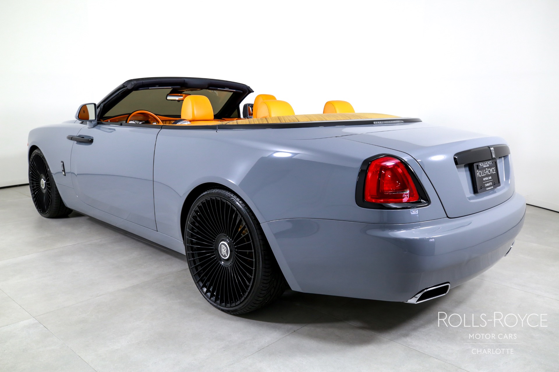 2017 Rolls Royce Dawn RR6 photo 9