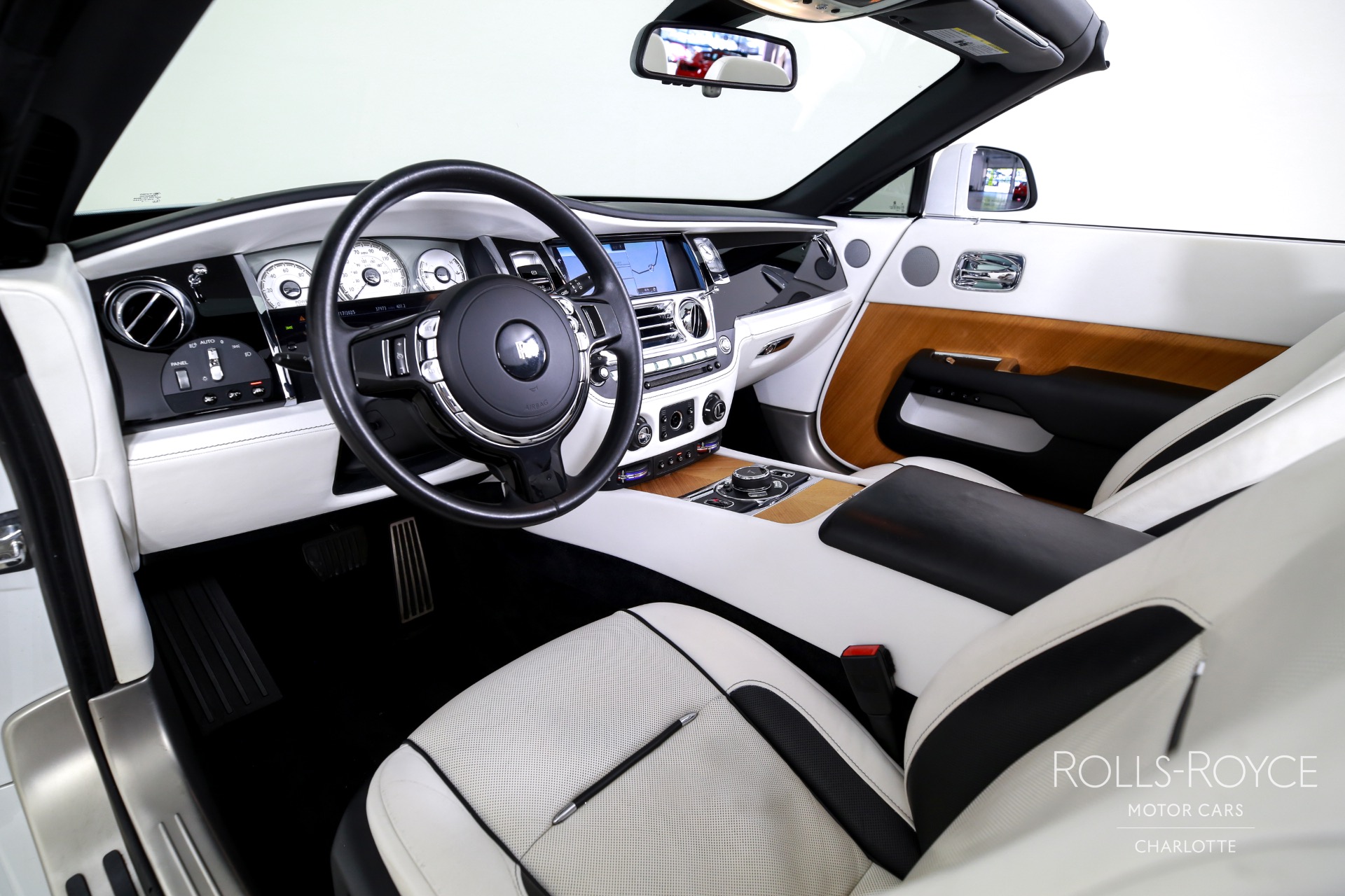 2019 Rolls Royce Dawn RR6 photo 4