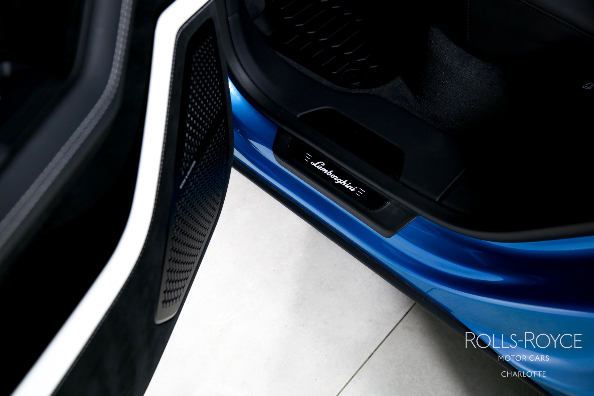 2023 Lamborghini Urus Performante photo 20