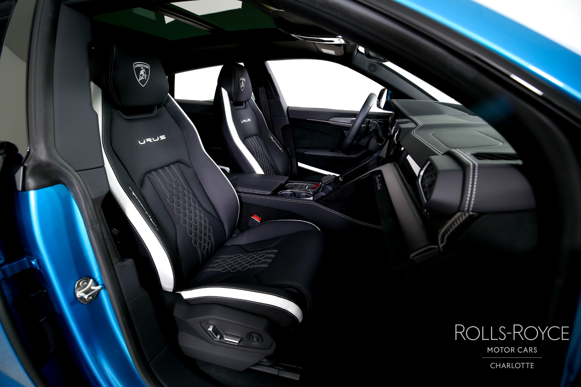 2023 Lamborghini Urus Performante photo 25