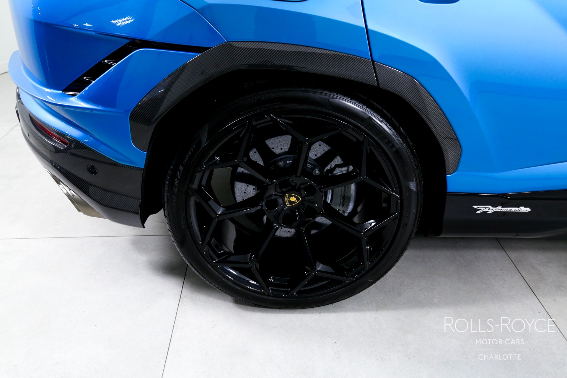 2023 Lamborghini Urus Performante photo 32