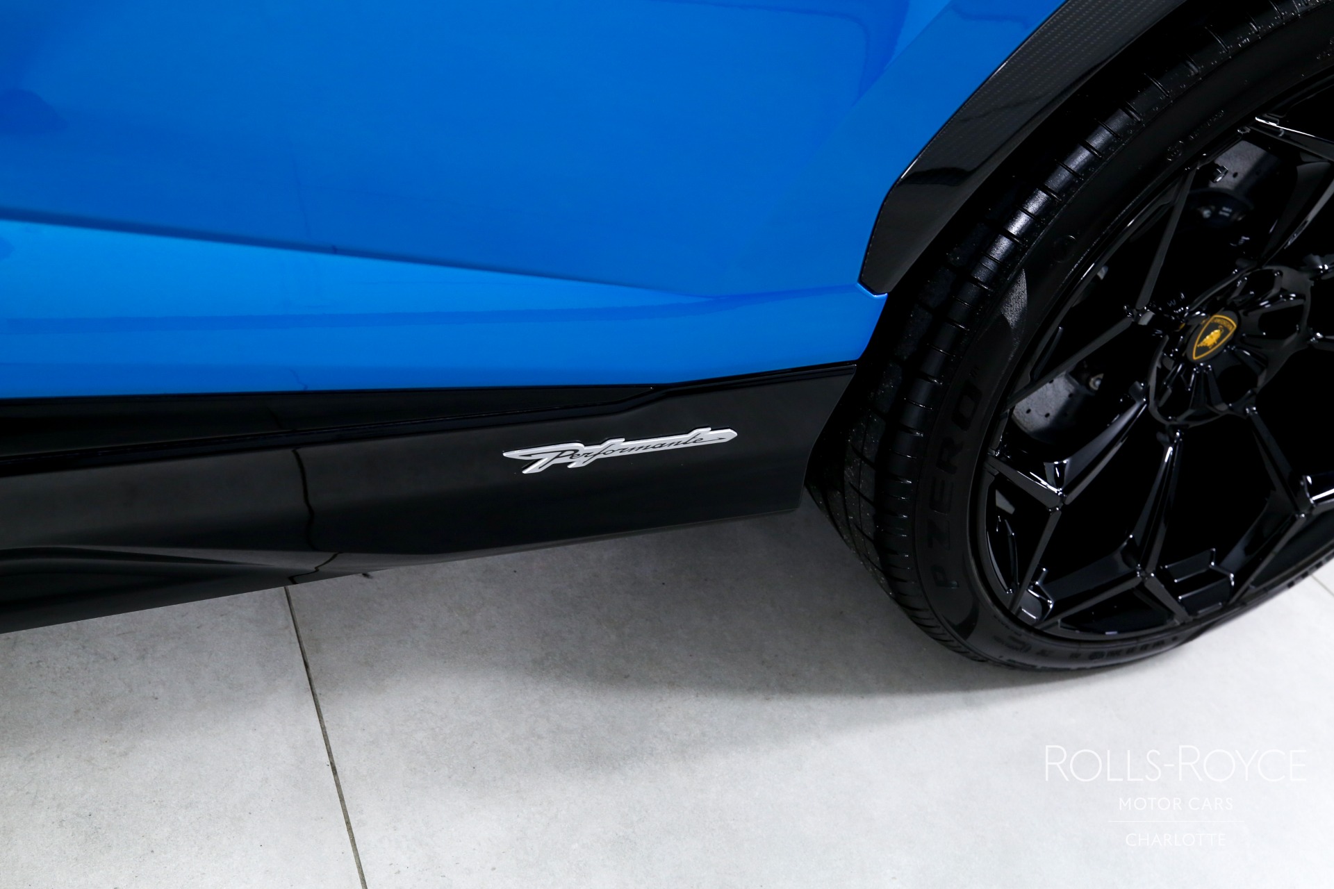 2023 Lamborghini Urus Performante photo 40