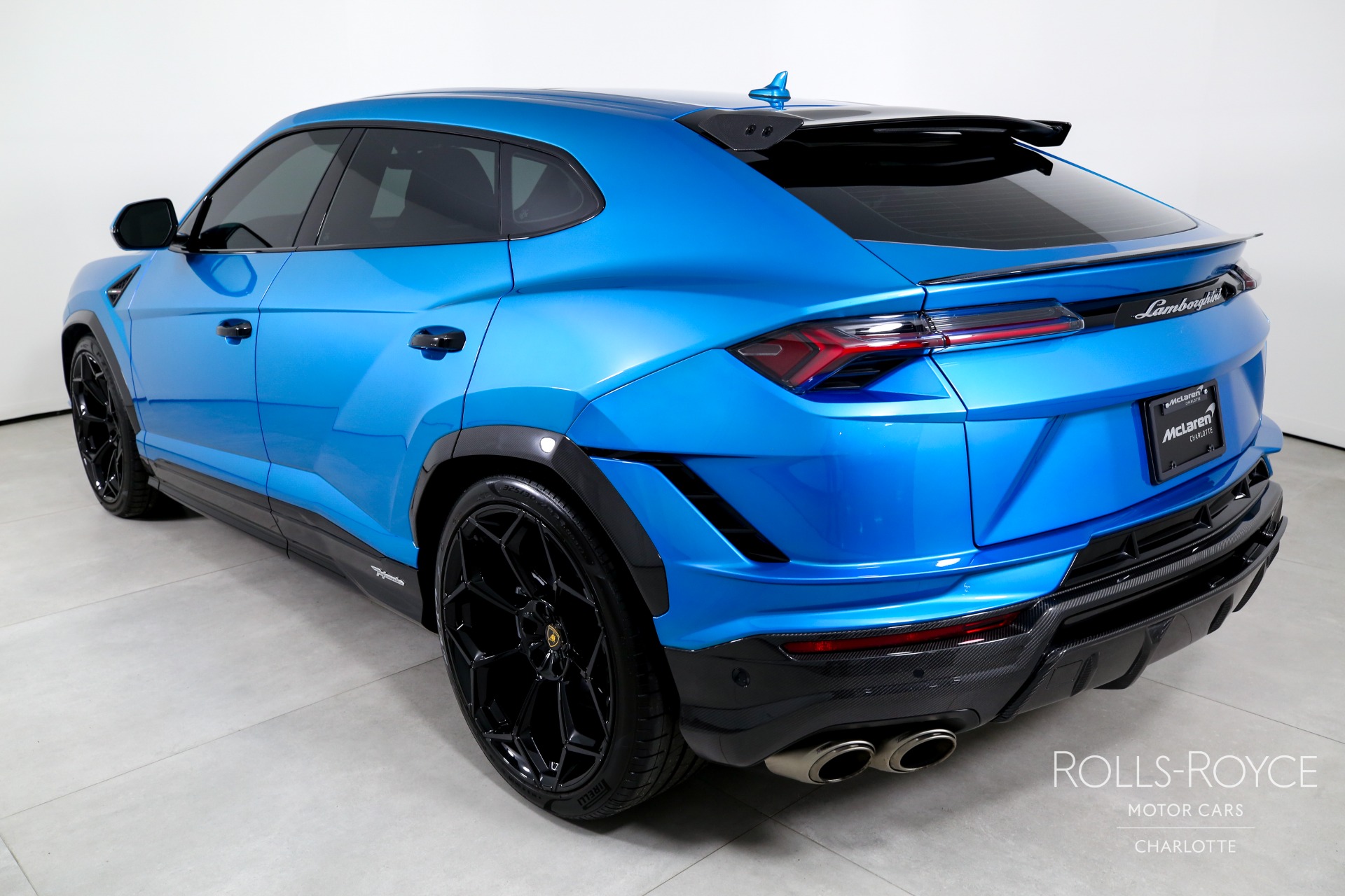2023 Lamborghini Urus Performante photo 6