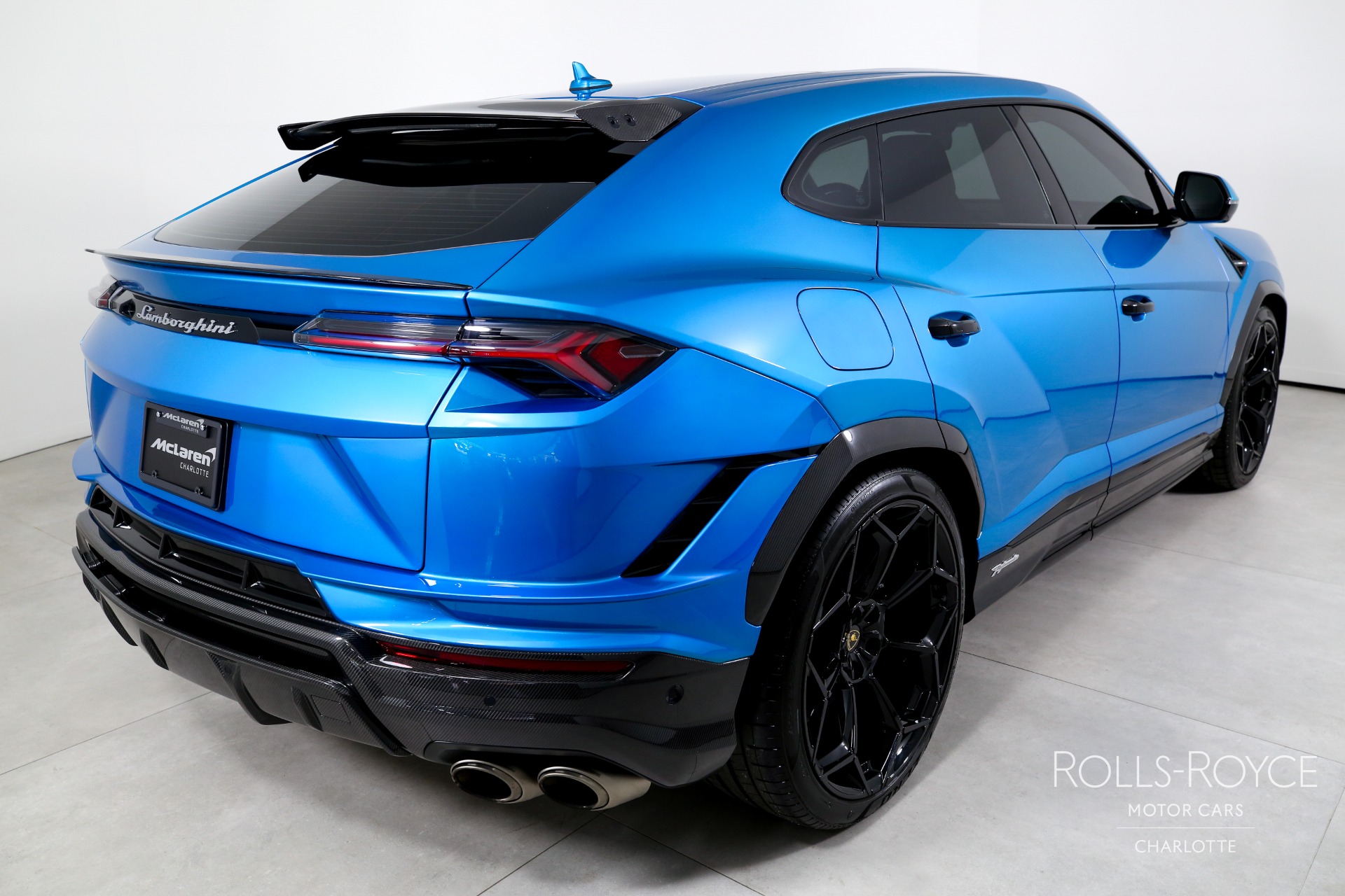 2023 Lamborghini Urus Performante photo 8