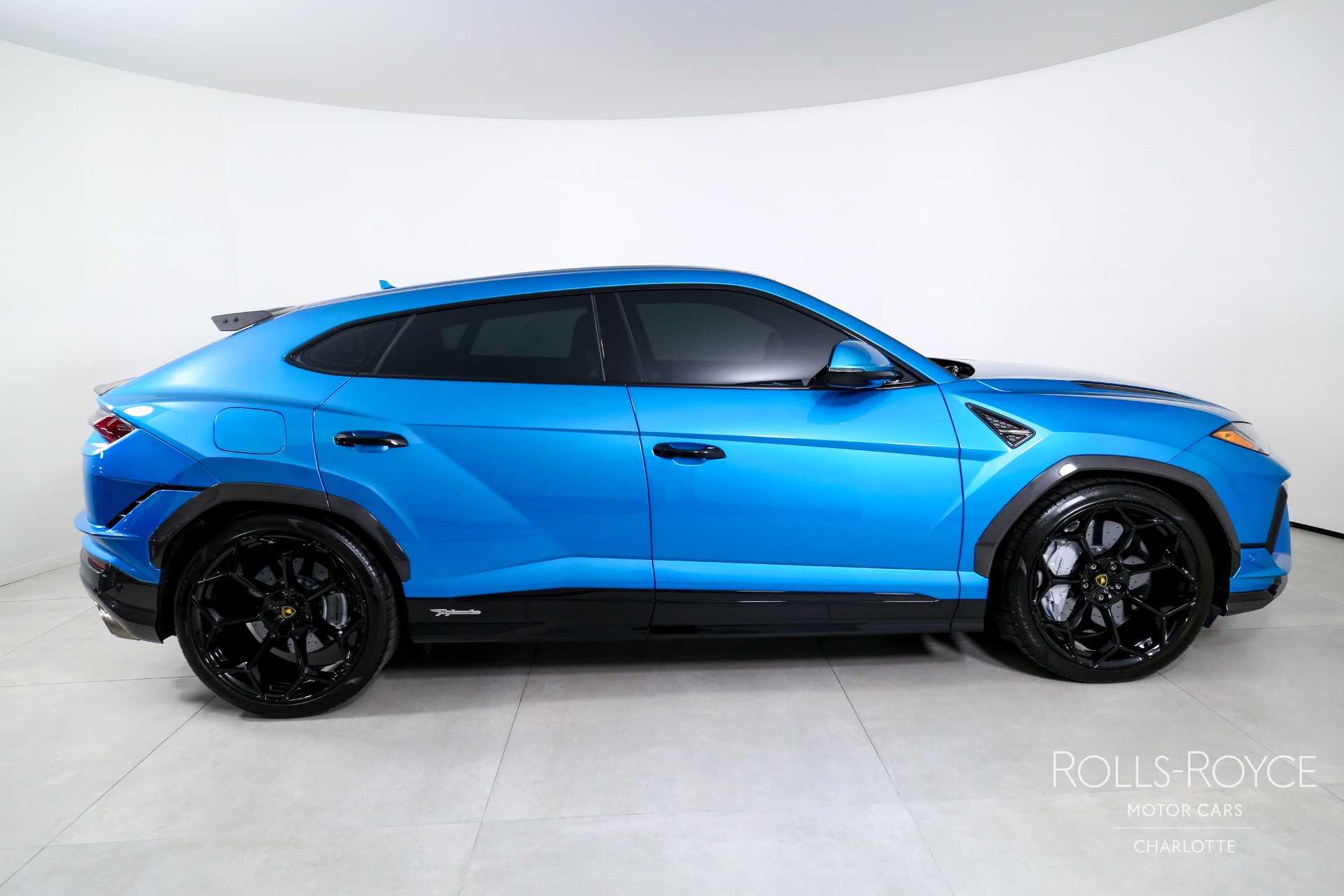 2023 Lamborghini Urus Performante photo 9