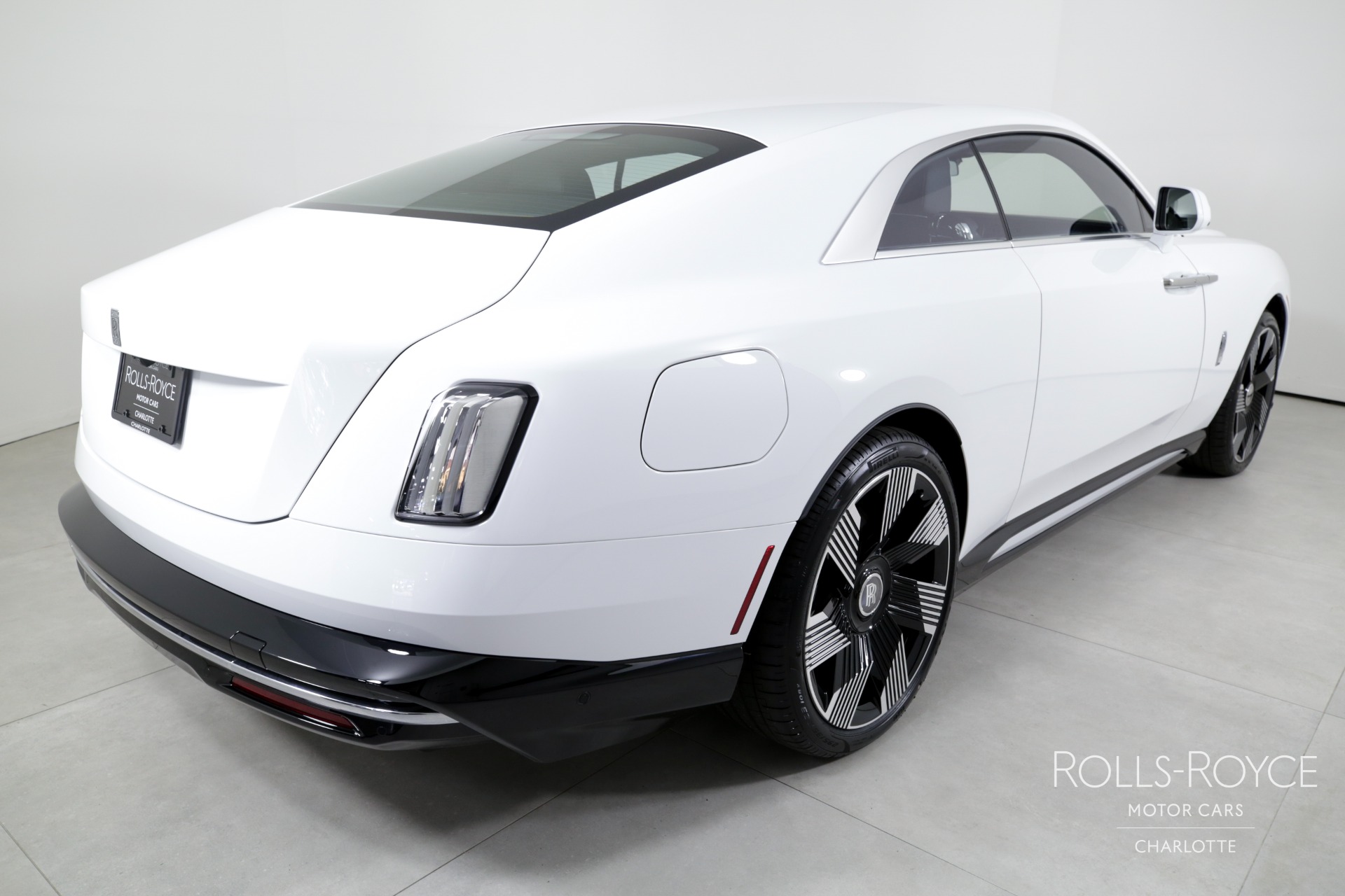 2024 Rolls Royce Spectre photo 2
