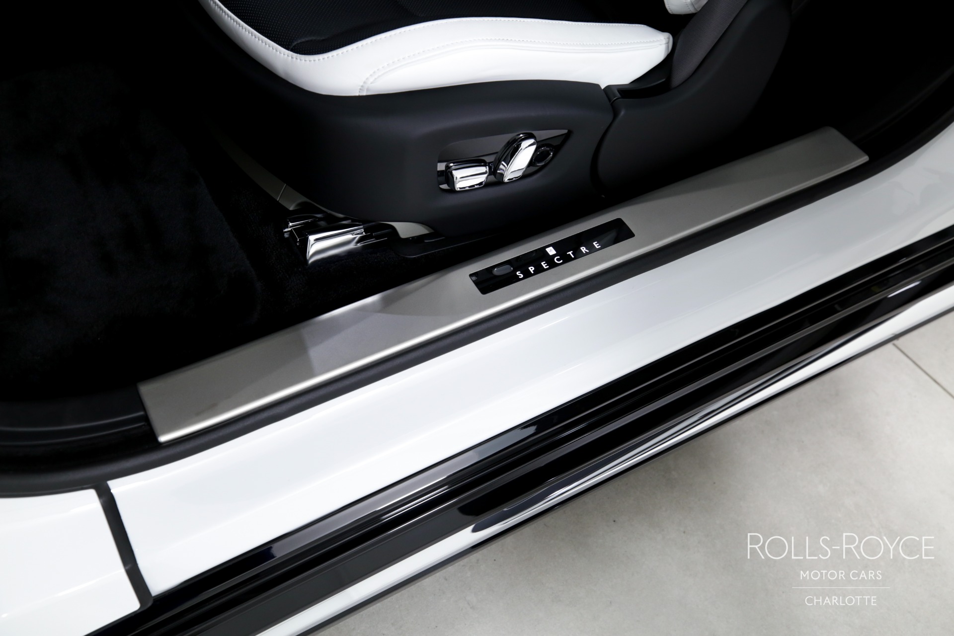 2024 Rolls Royce Spectre photo 18