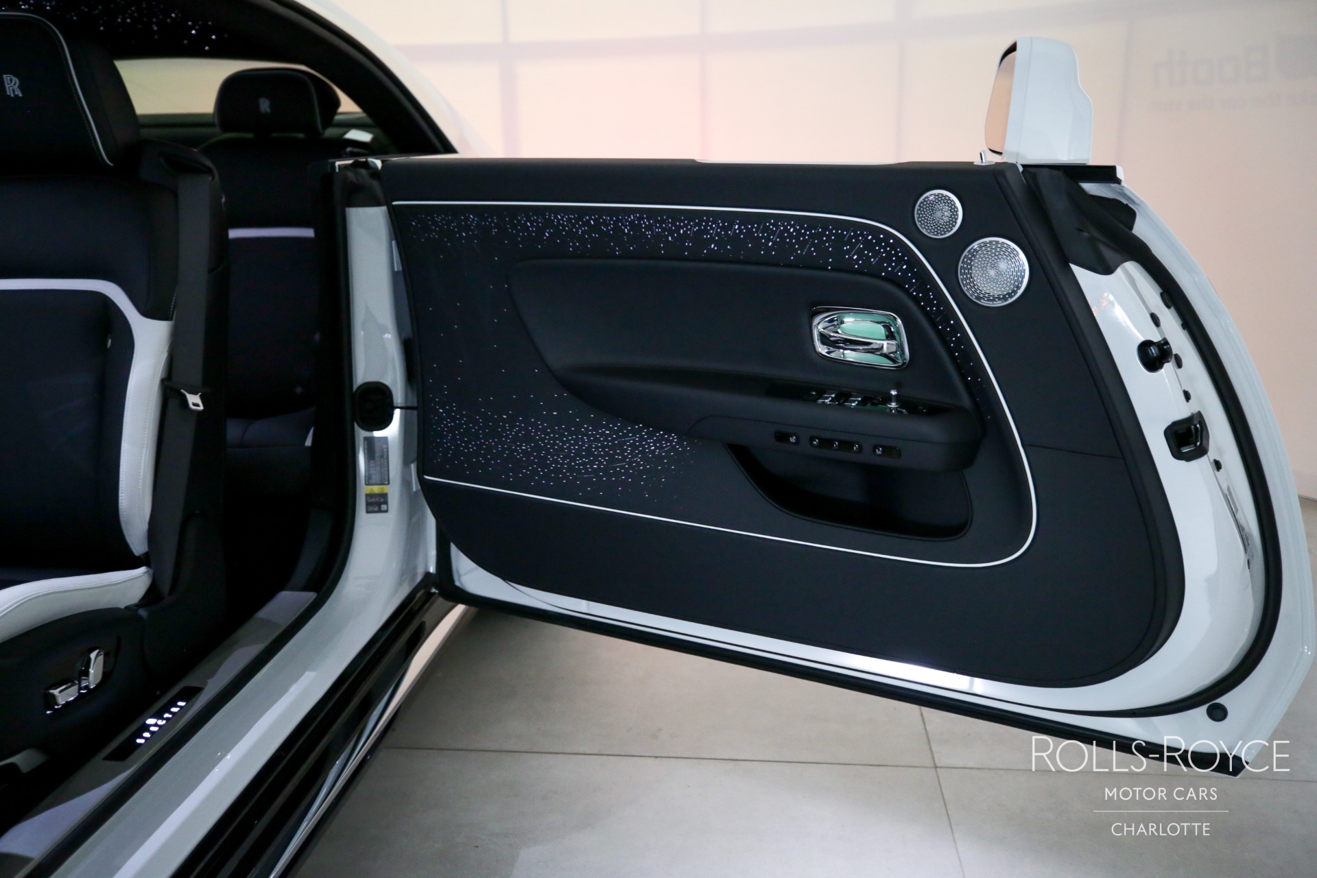 2024 Rolls Royce Spectre photo 26