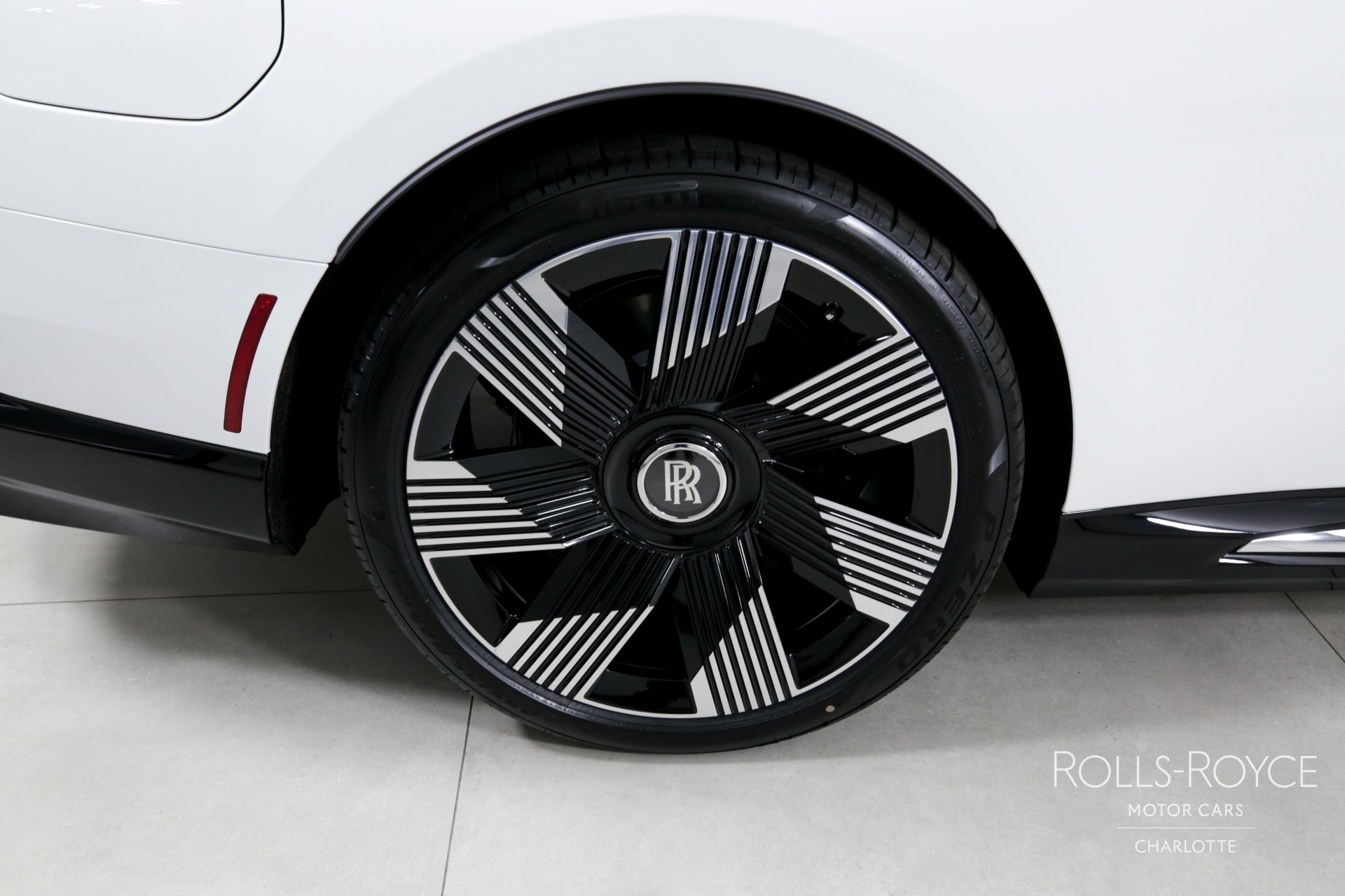 2024 Rolls Royce Spectre photo 28