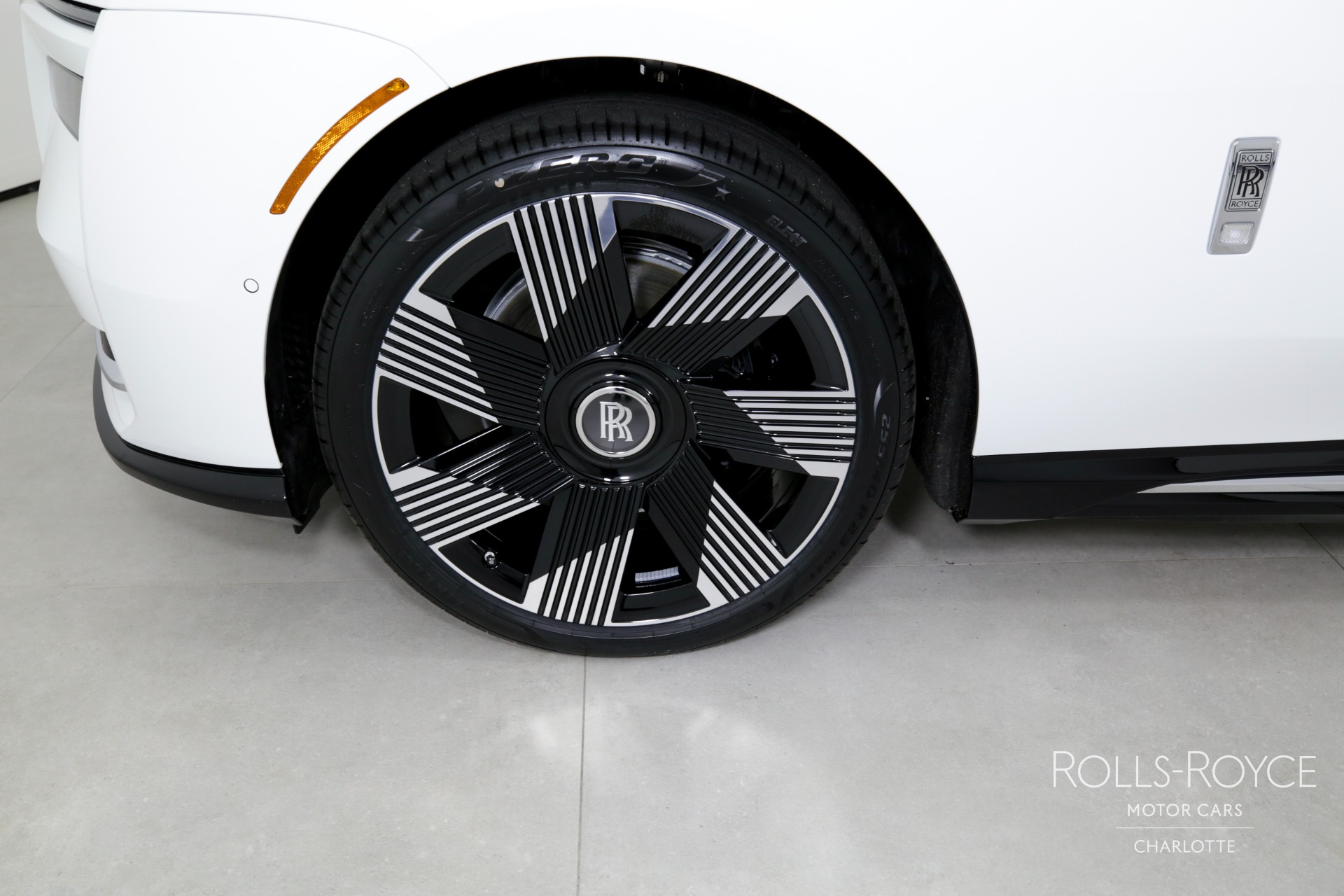 2024 Rolls Royce Spectre photo 30