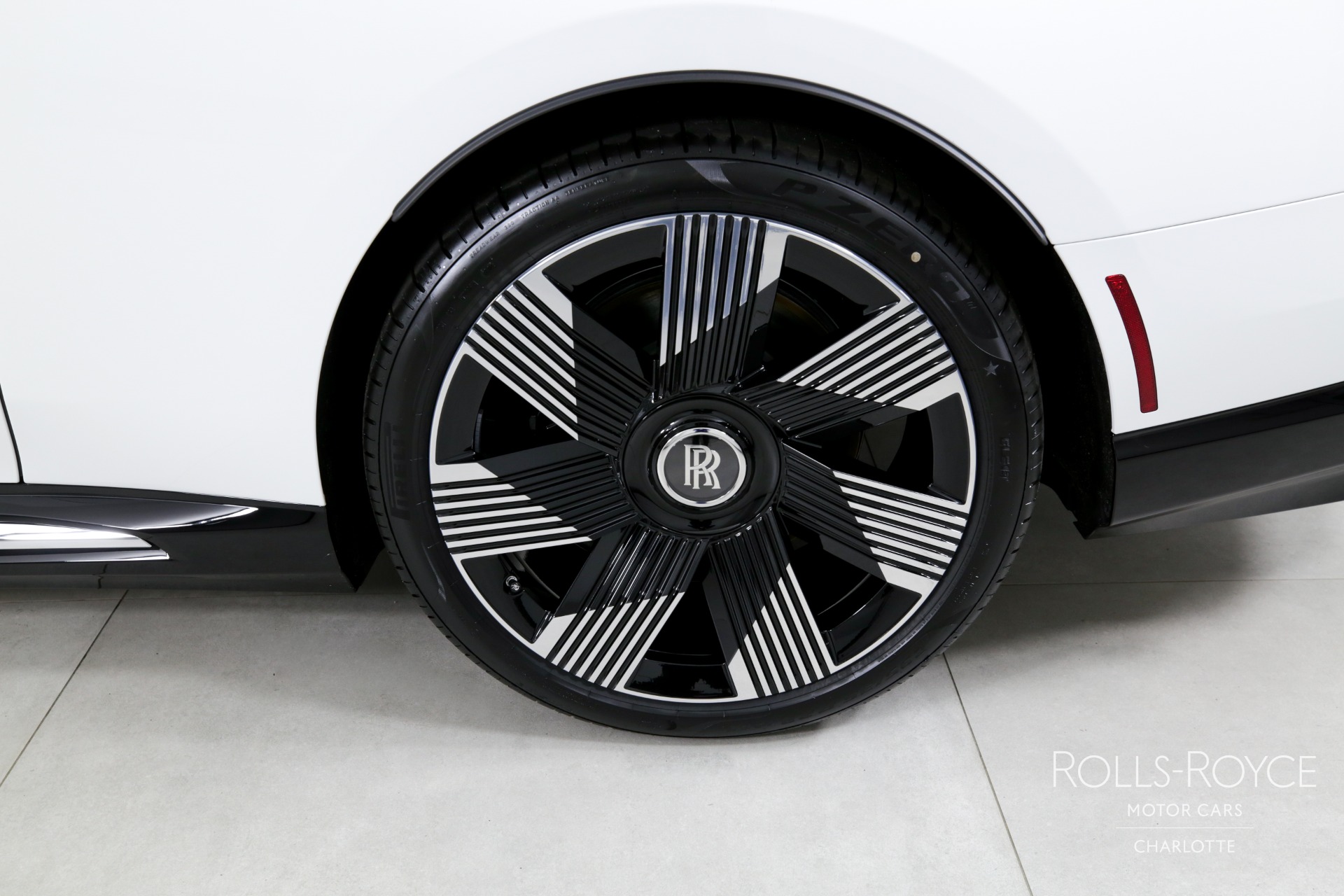 2024 Rolls Royce Spectre photo 31
