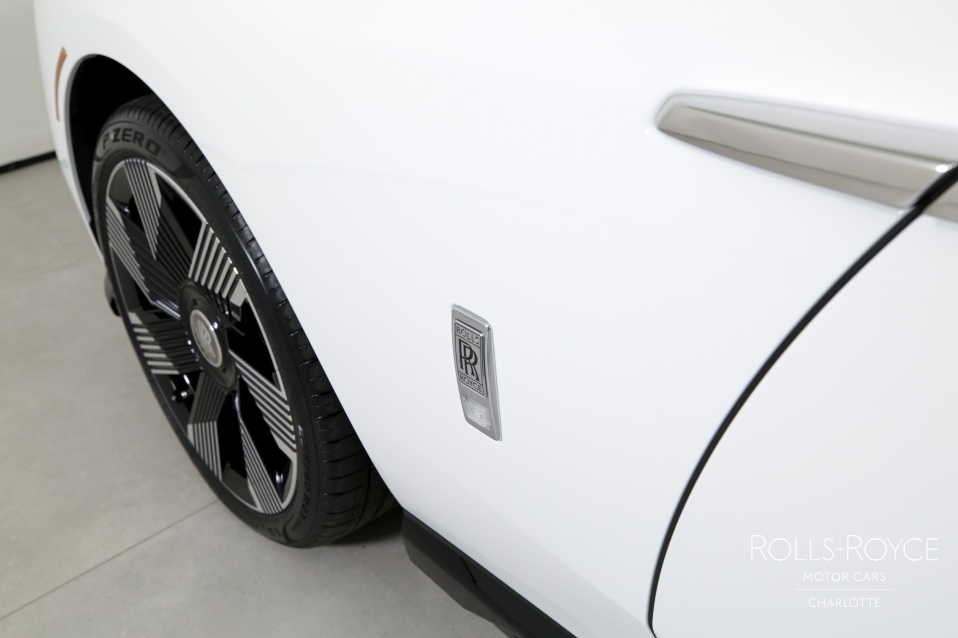2024 Rolls Royce Spectre photo 33