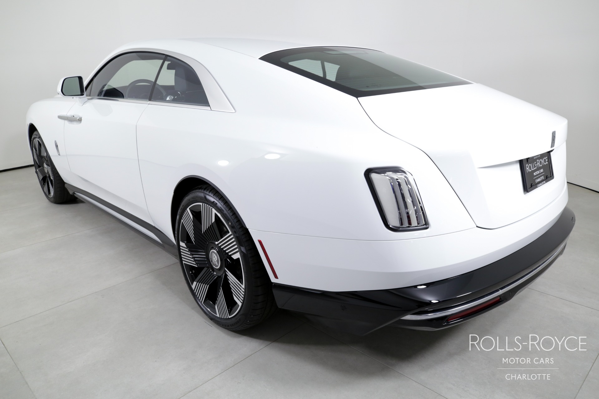 2024 Rolls Royce Spectre photo 8