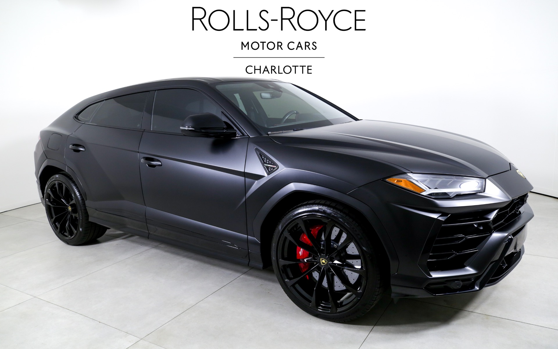 2022 Lamborghini Urus photo 2