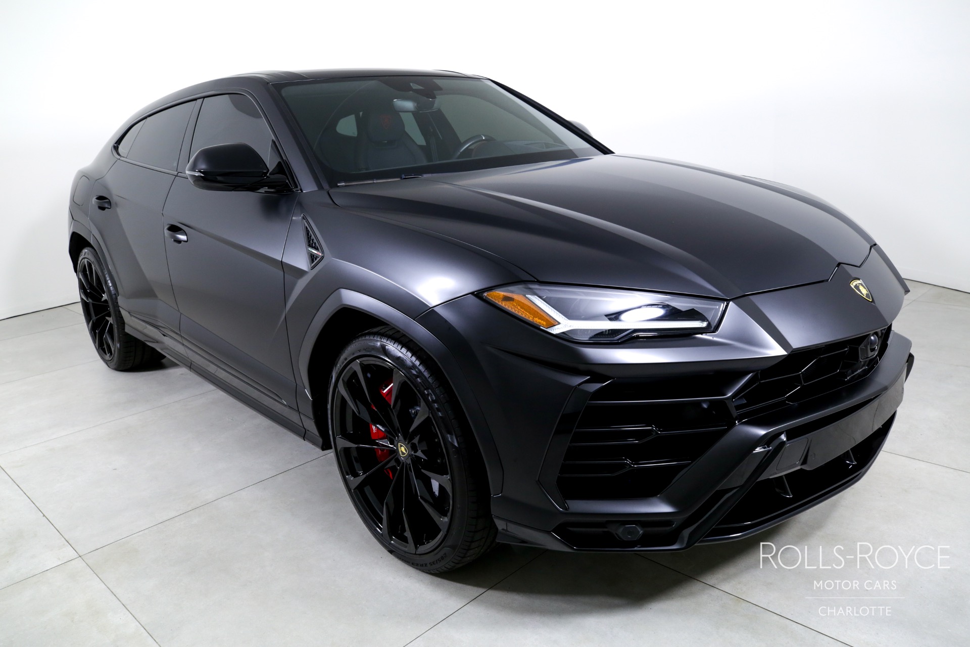 2022 Lamborghini Urus photo 3