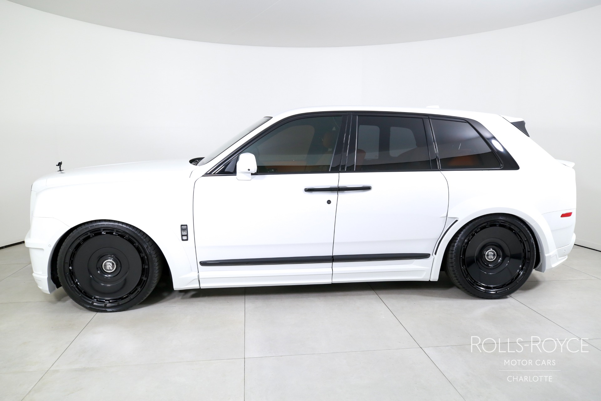 2024 Rolls Royce Cullinan photo 3