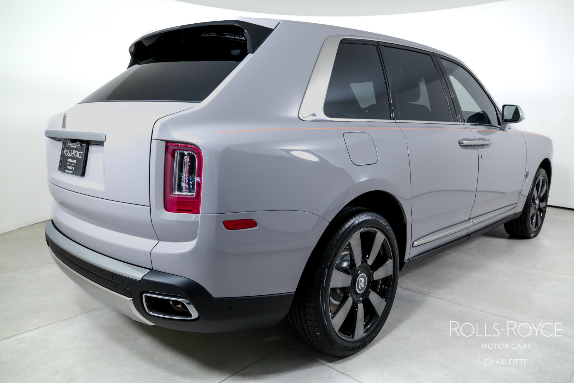 2024 Rolls Royce Cullinan photo 2