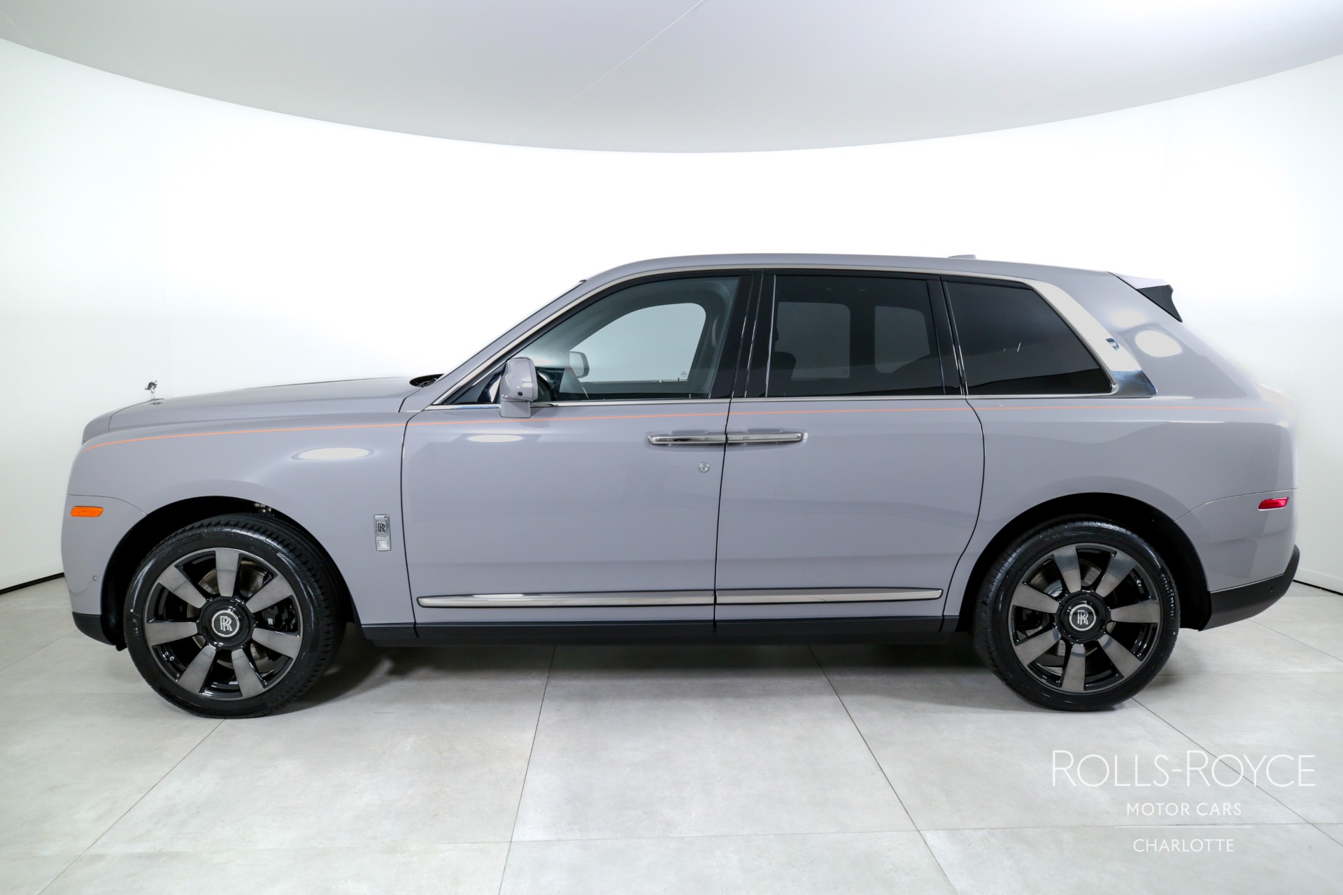 2024 Rolls Royce Cullinan photo 3