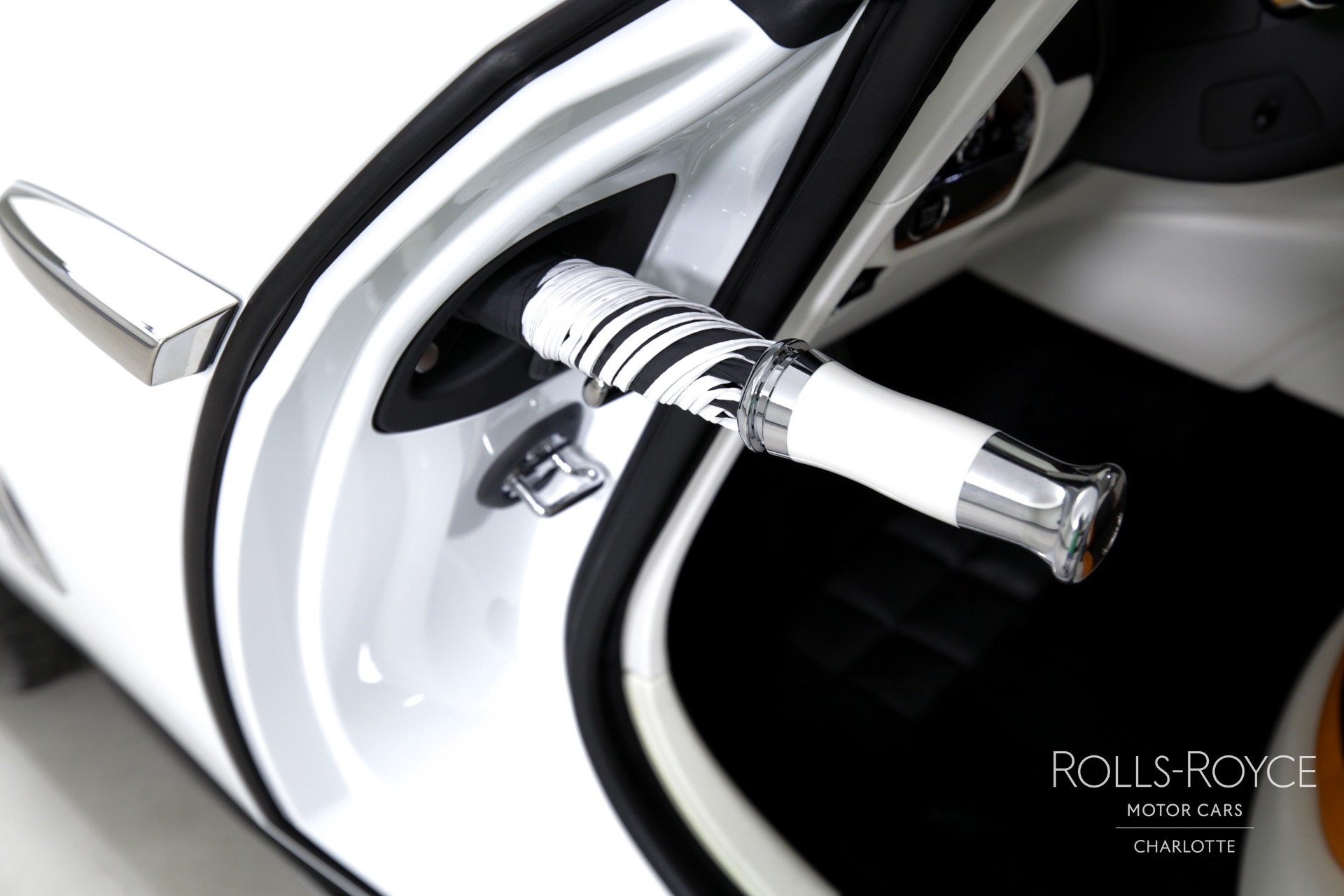 2024 Rolls Royce Spectre photo 14