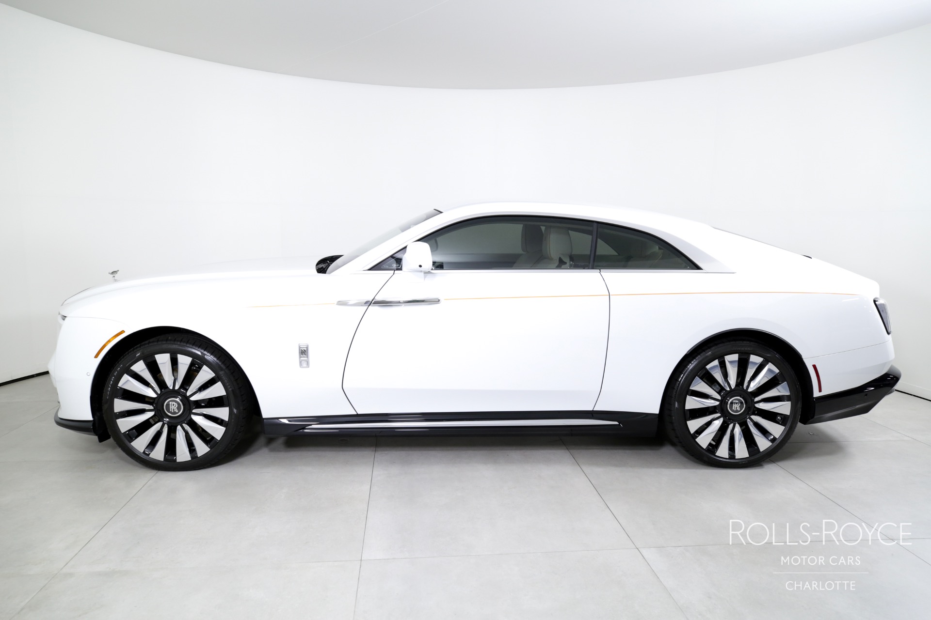 2024 Rolls Royce Spectre photo 2