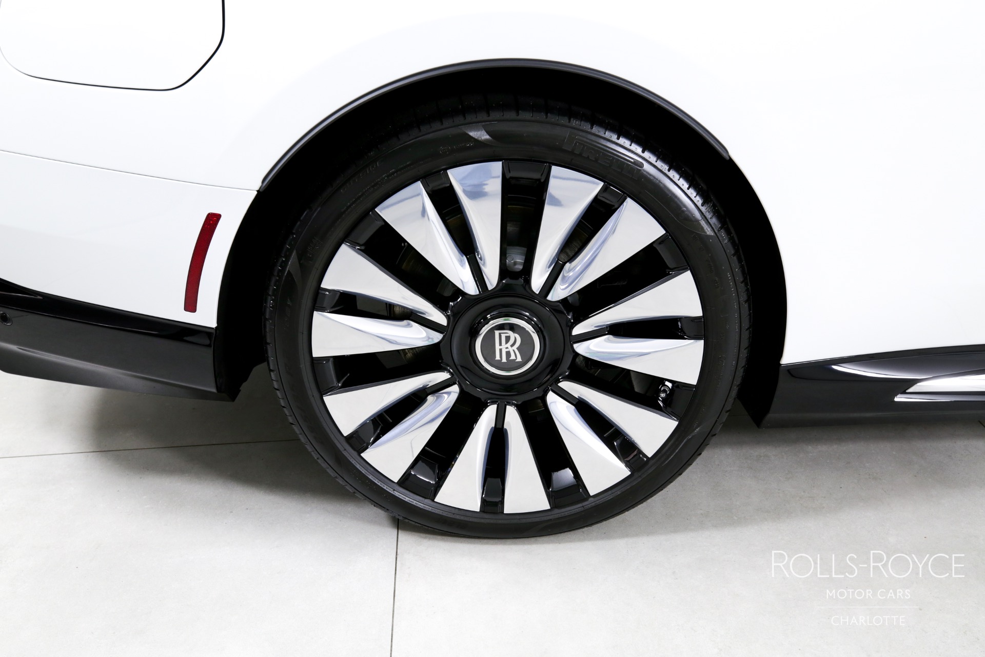2024 Rolls Royce Spectre photo 24