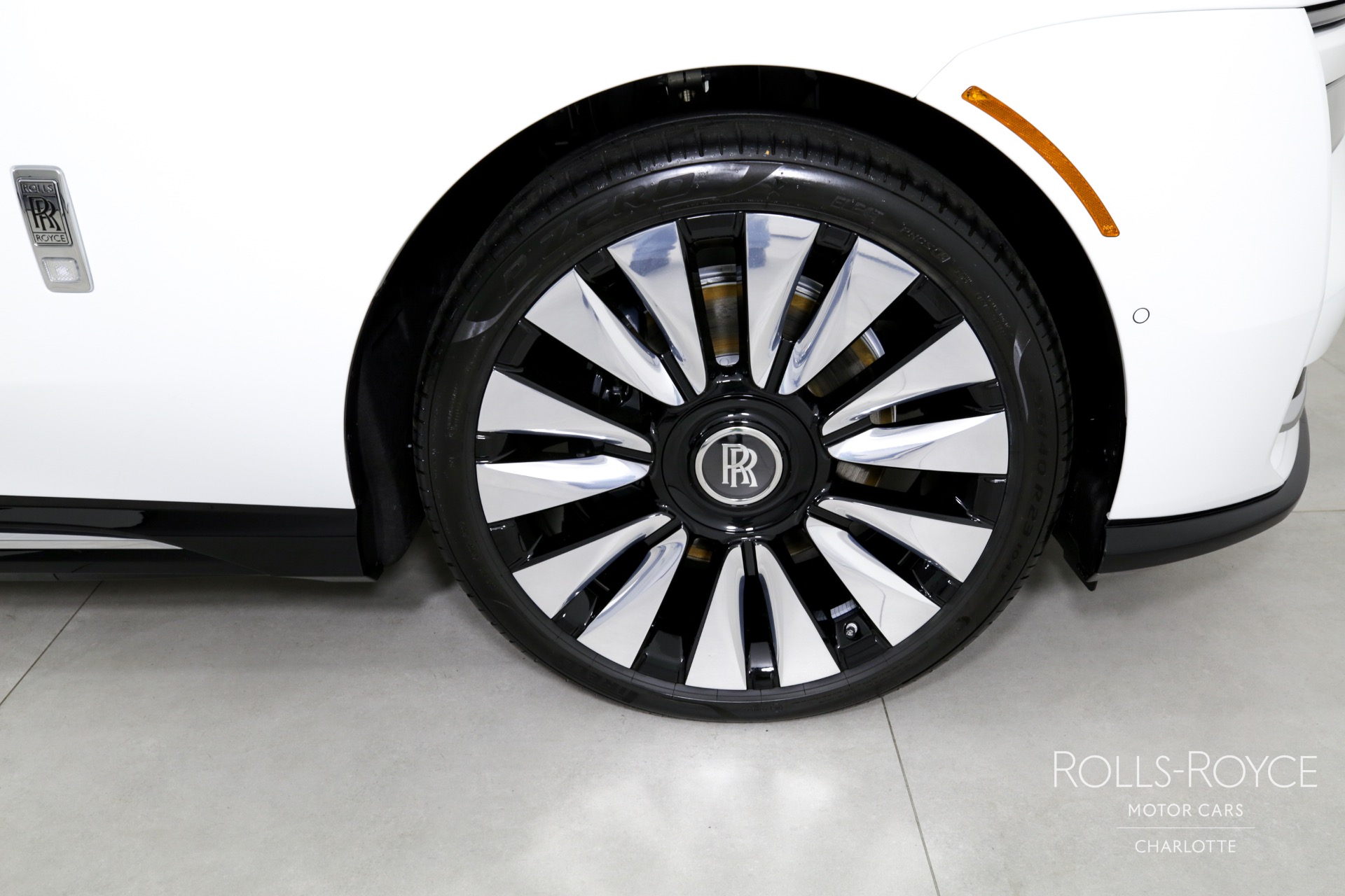2024 Rolls Royce Spectre photo 25