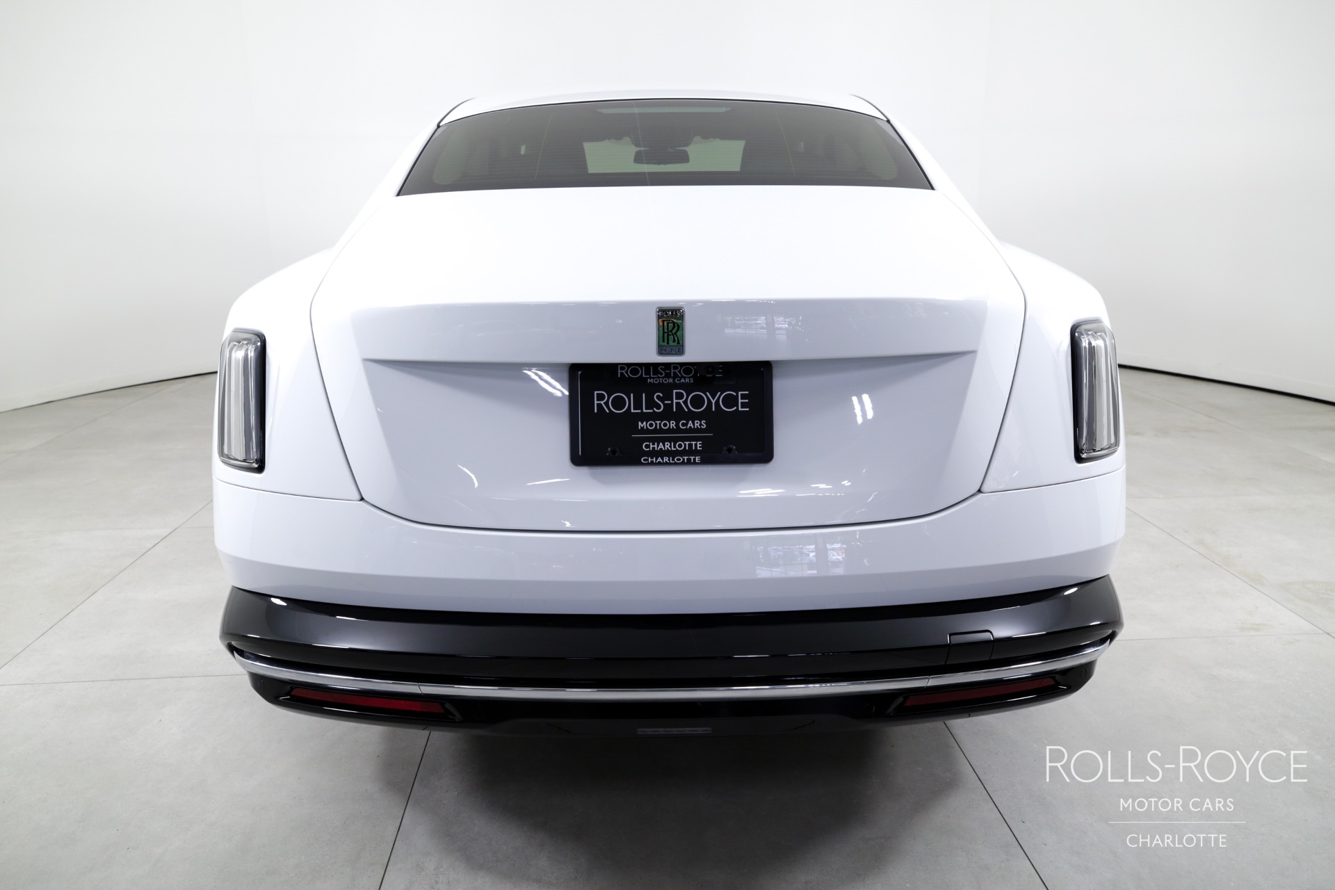 2024 Rolls Royce Spectre photo 8