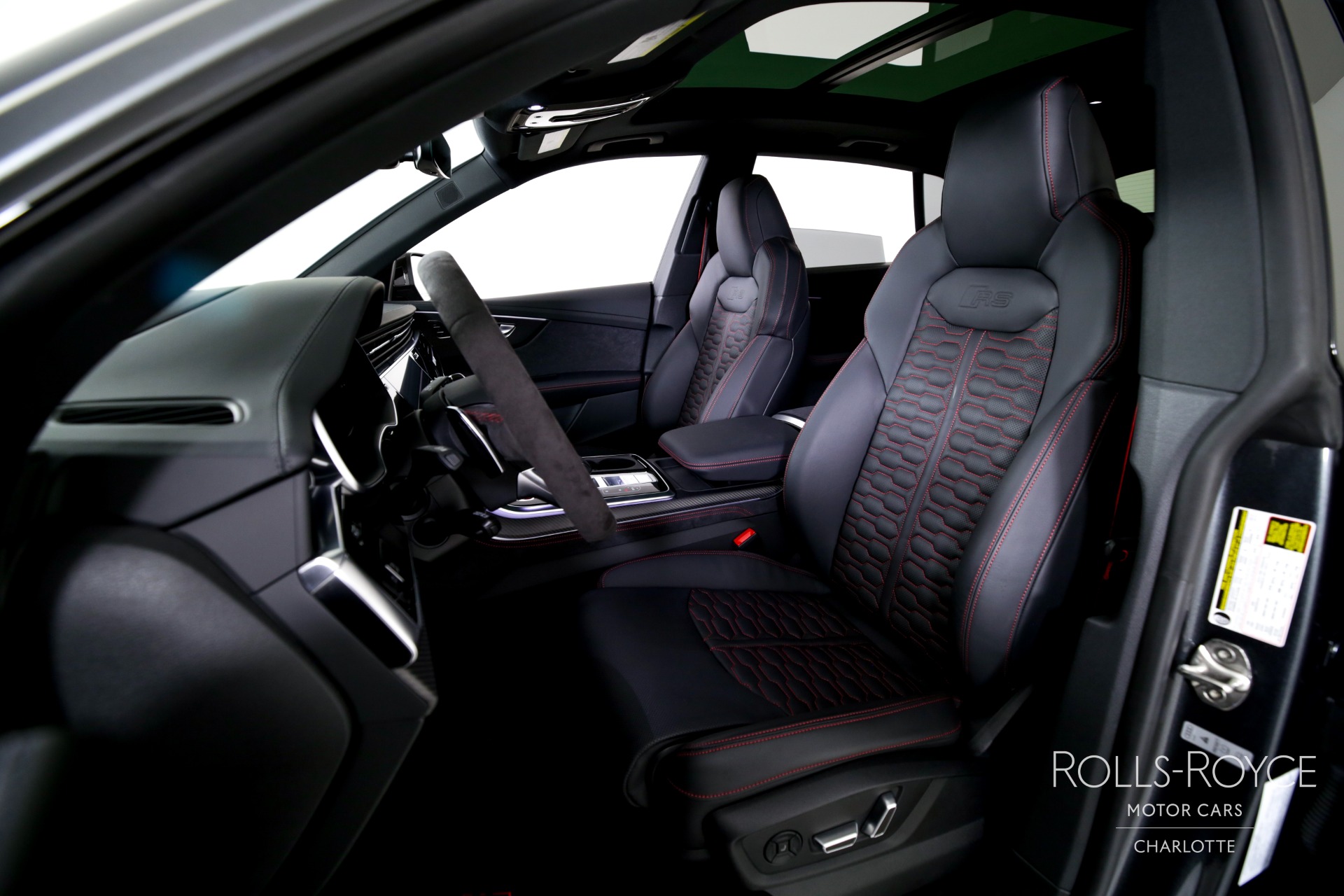 2024 Audi RS Q8 photo 11