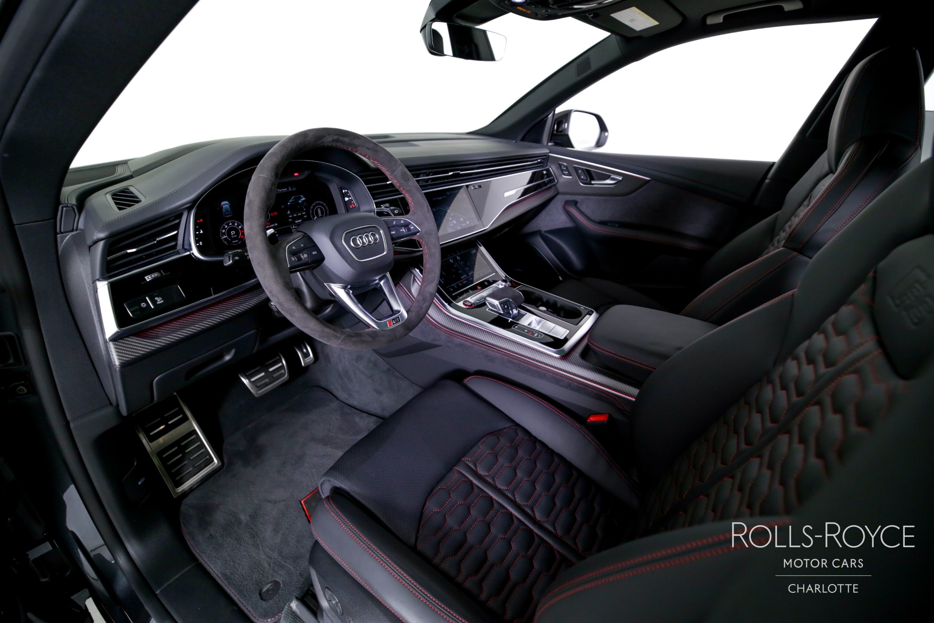 2024 Audi RS Q8 photo 12