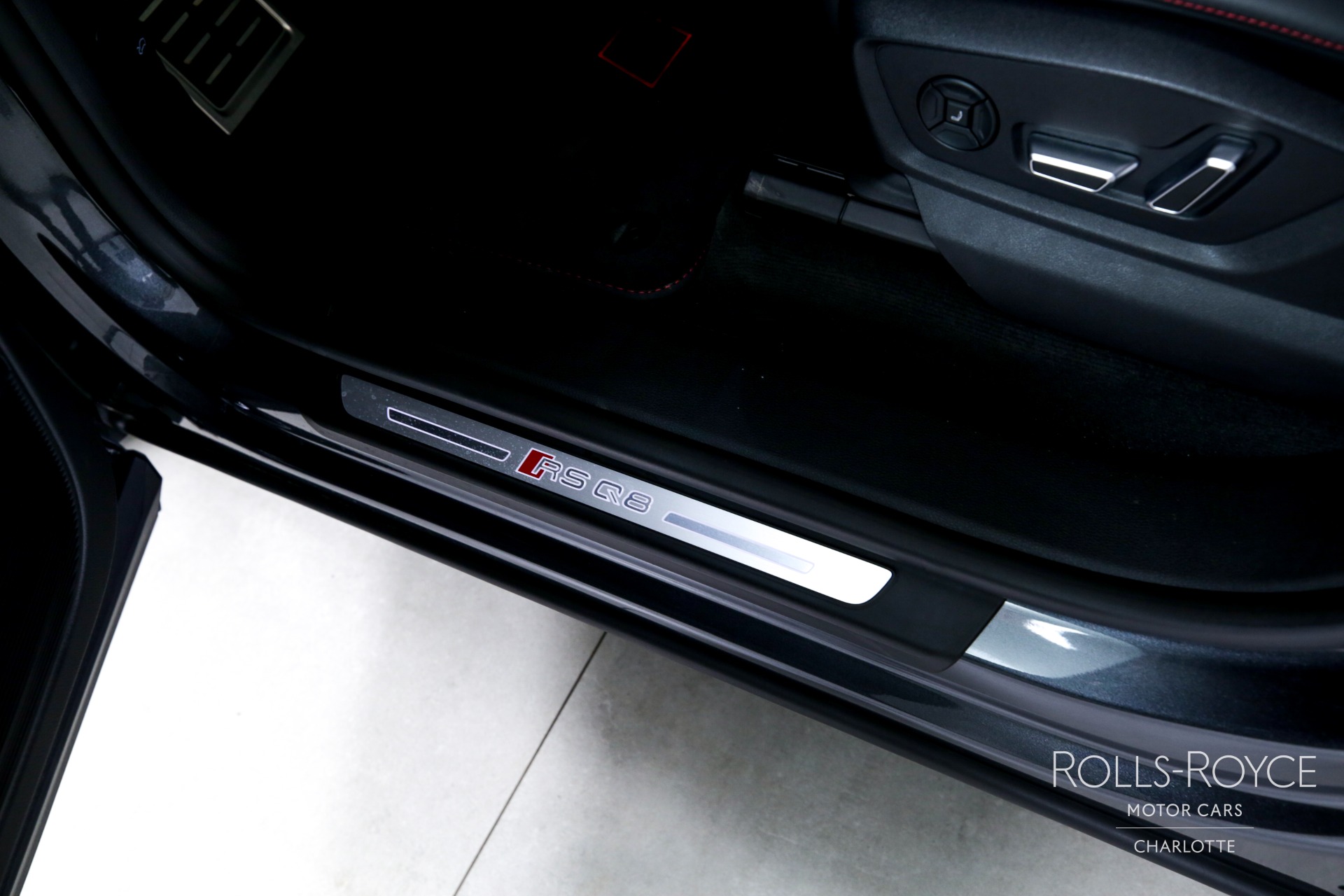 2024 Audi RS Q8 photo 16