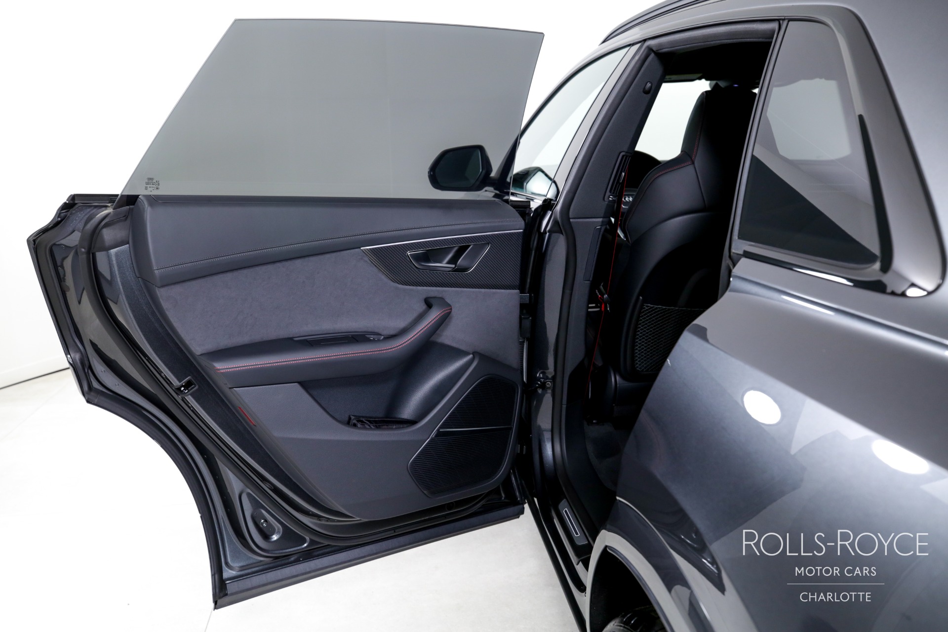2024 Audi RS Q8 photo 17