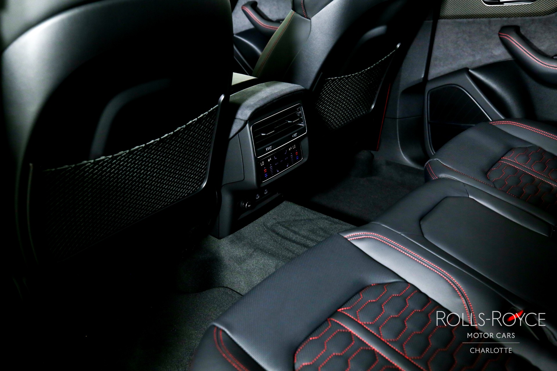 2024 Audi RS Q8 photo 19