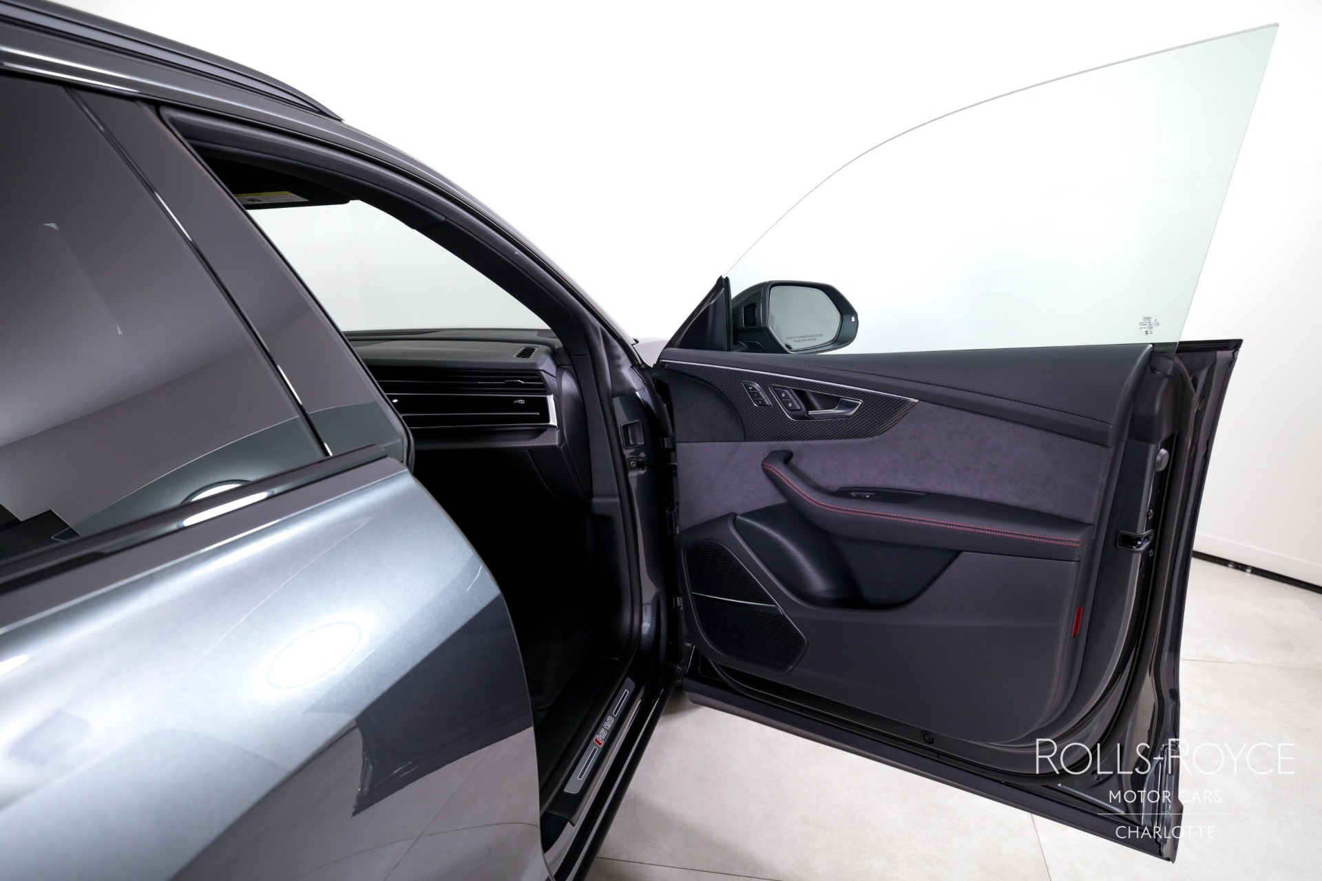2024 Audi RS Q8 photo 24