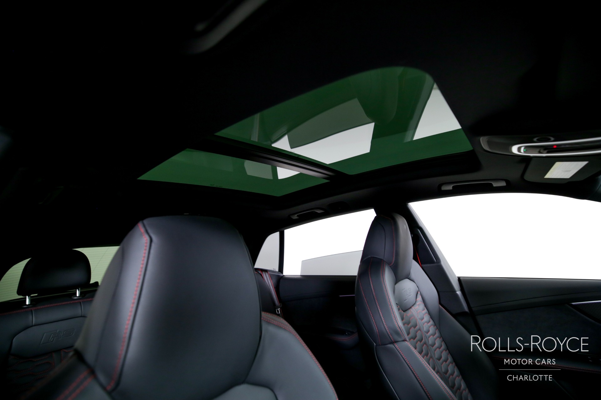 2024 Audi RS Q8 photo 27