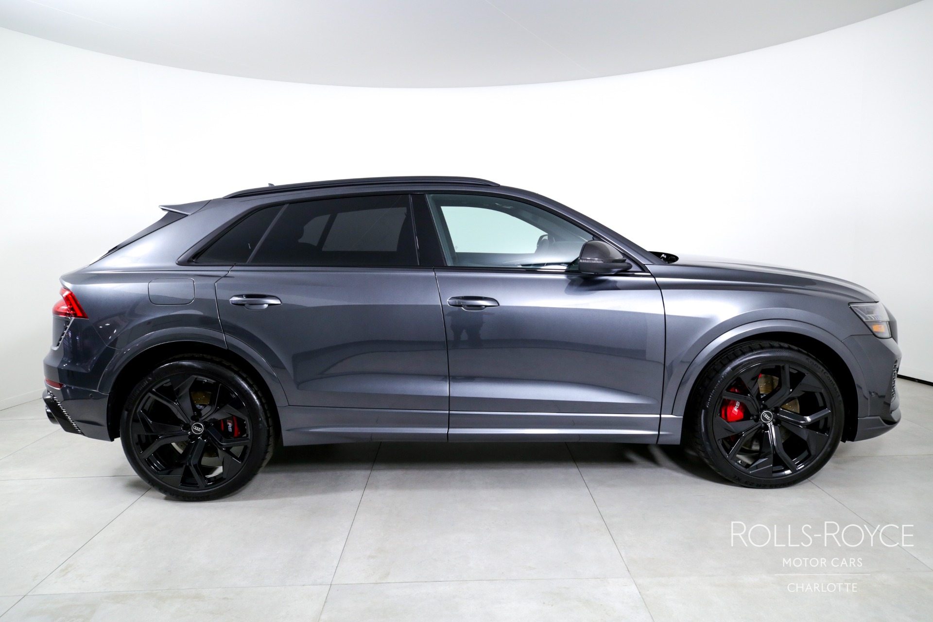 2024 Audi RS Q8 photo 9