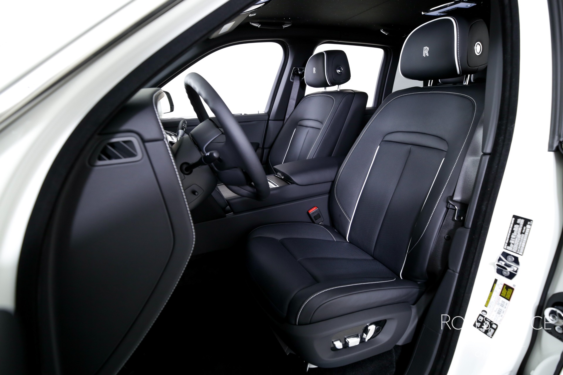 2025 Rolls Royce Cullinan photo 12