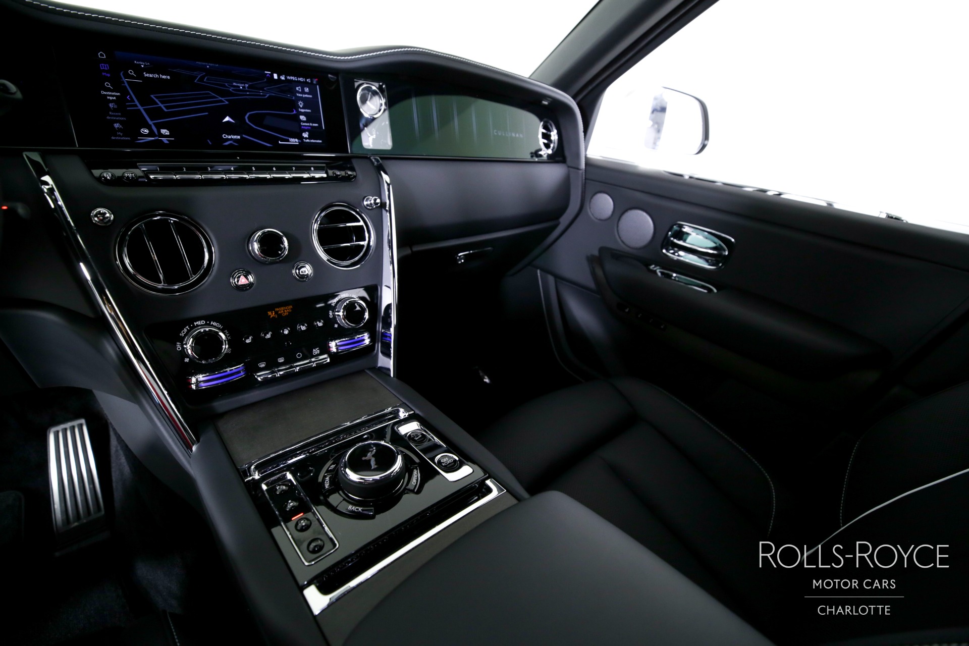 2025 Rolls Royce Cullinan photo 15