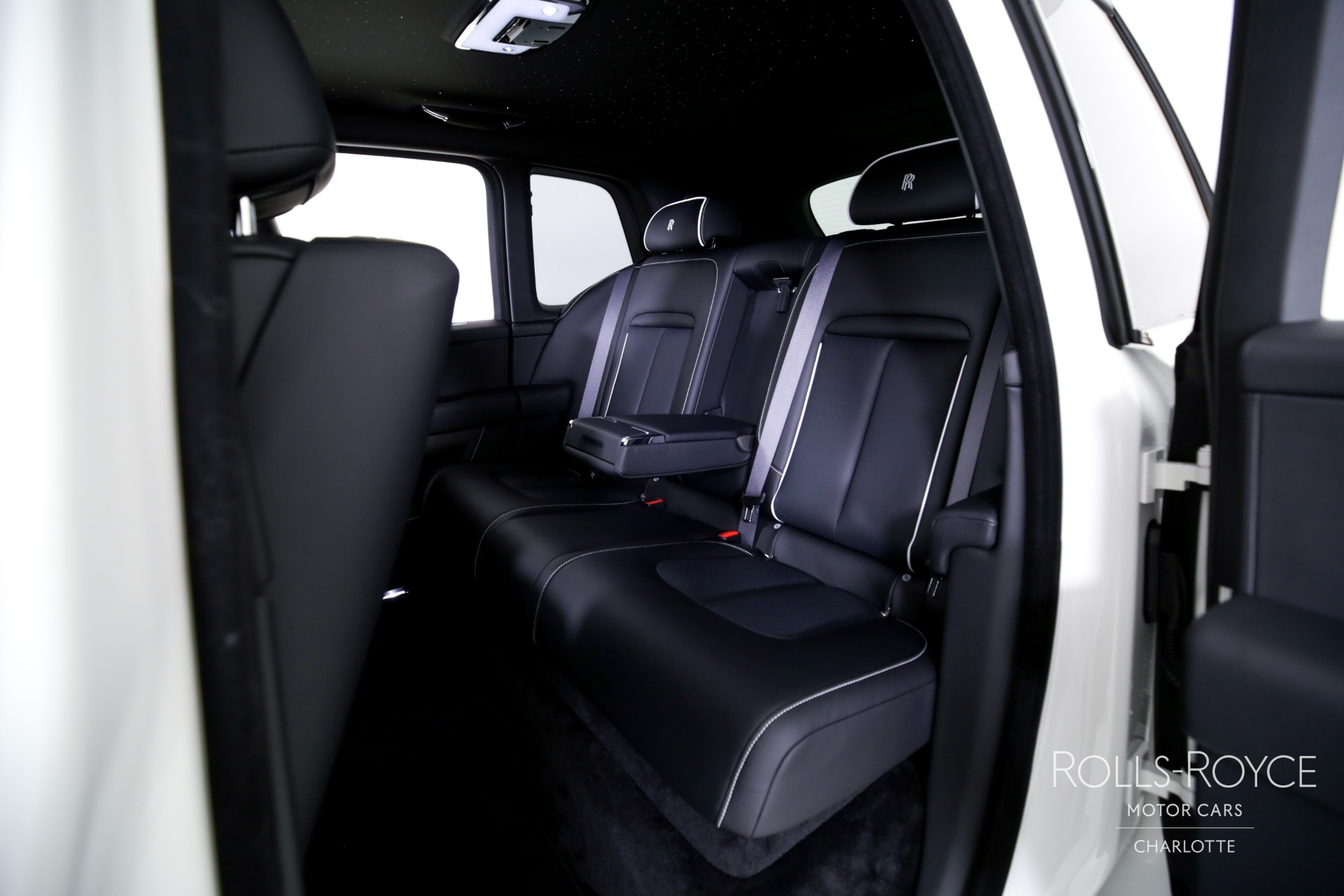 2025 Rolls Royce Cullinan photo 18