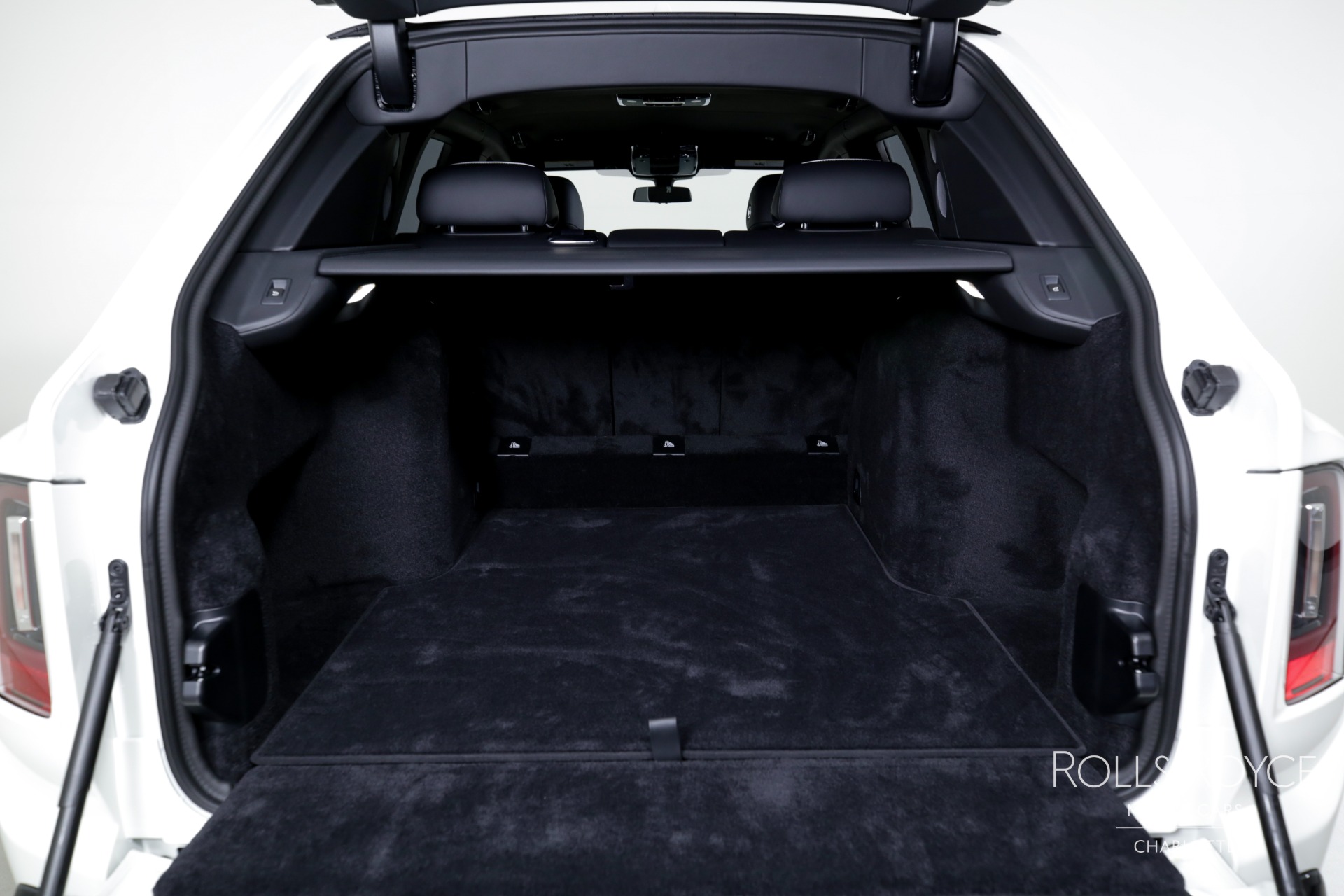 2025 Rolls Royce Cullinan photo 23