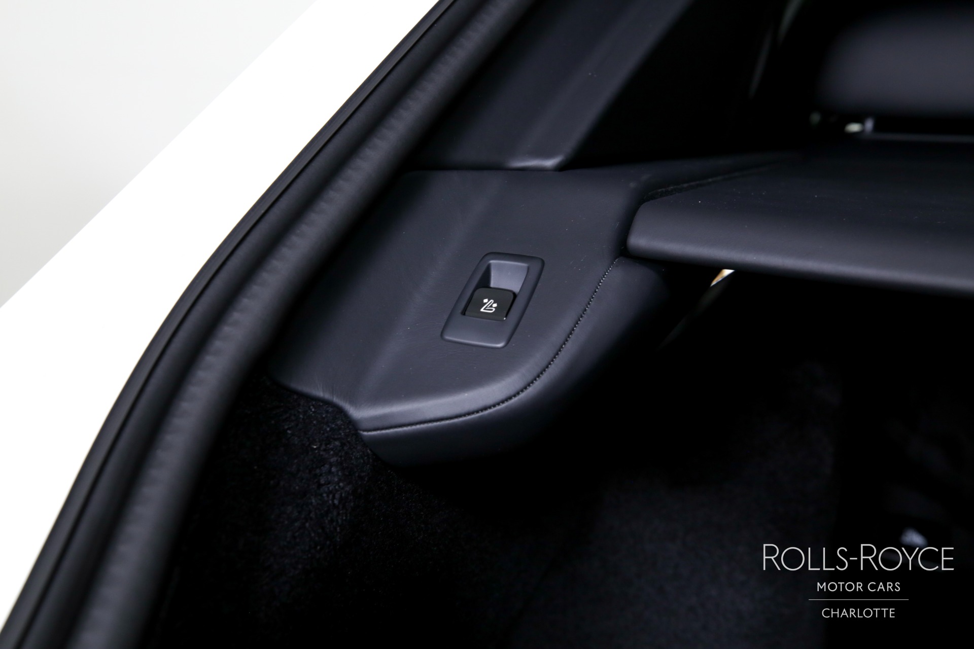 2025 Rolls Royce Cullinan photo 25