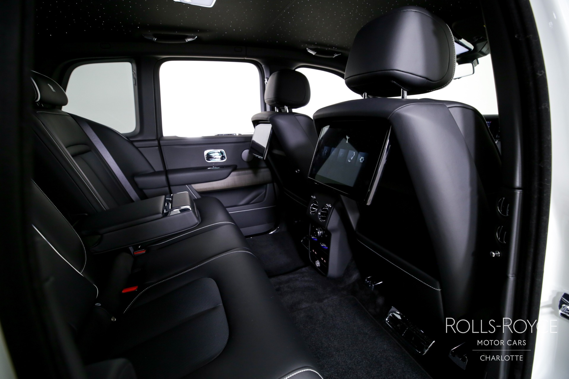 2025 Rolls Royce Cullinan photo 28