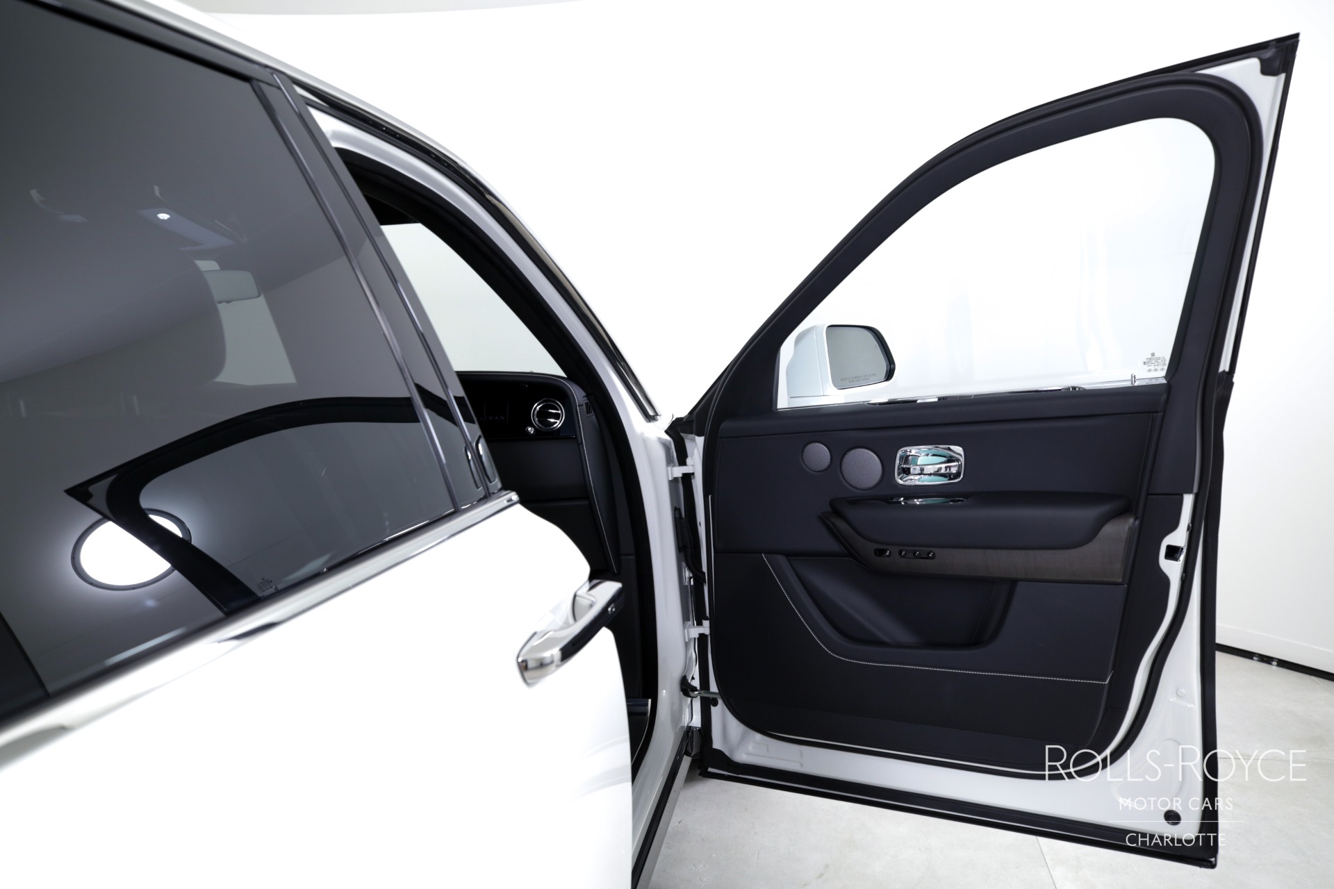 2025 Rolls Royce Cullinan photo 29