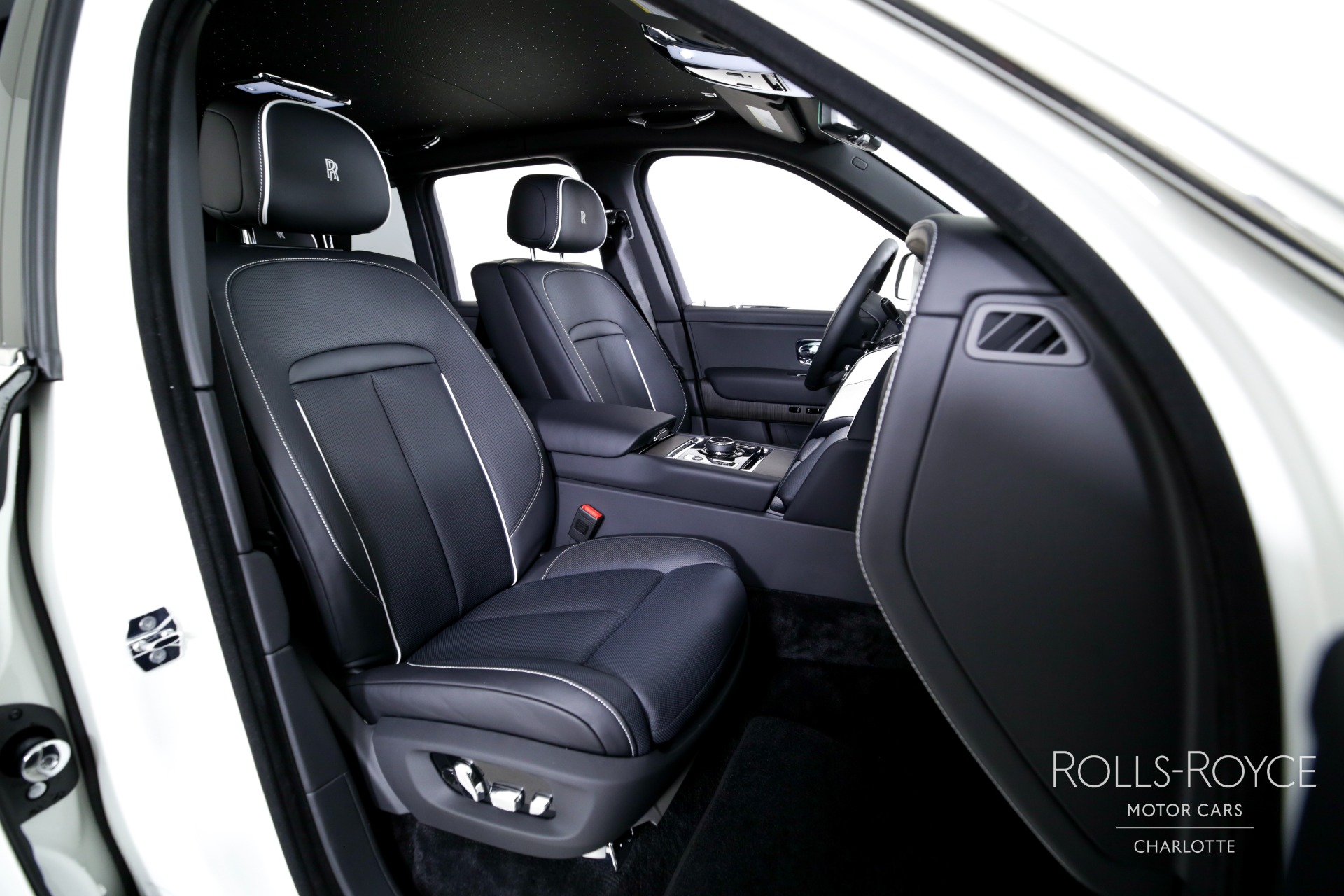 2025 Rolls Royce Cullinan photo 30