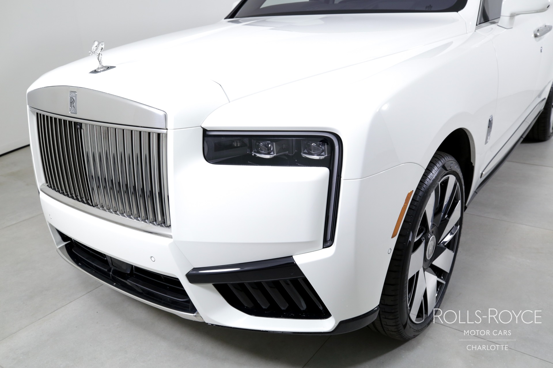 2025 Rolls Royce Cullinan photo 36