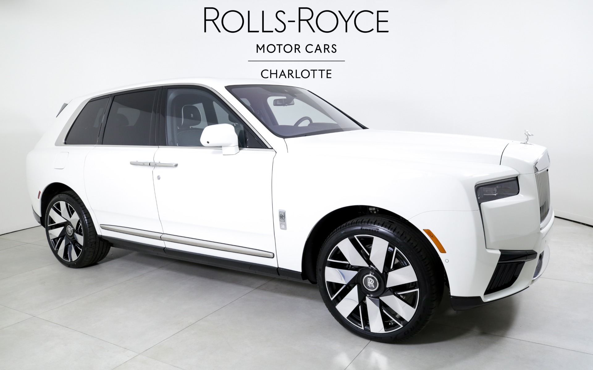 2025 Rolls Royce Cullinan photo 5